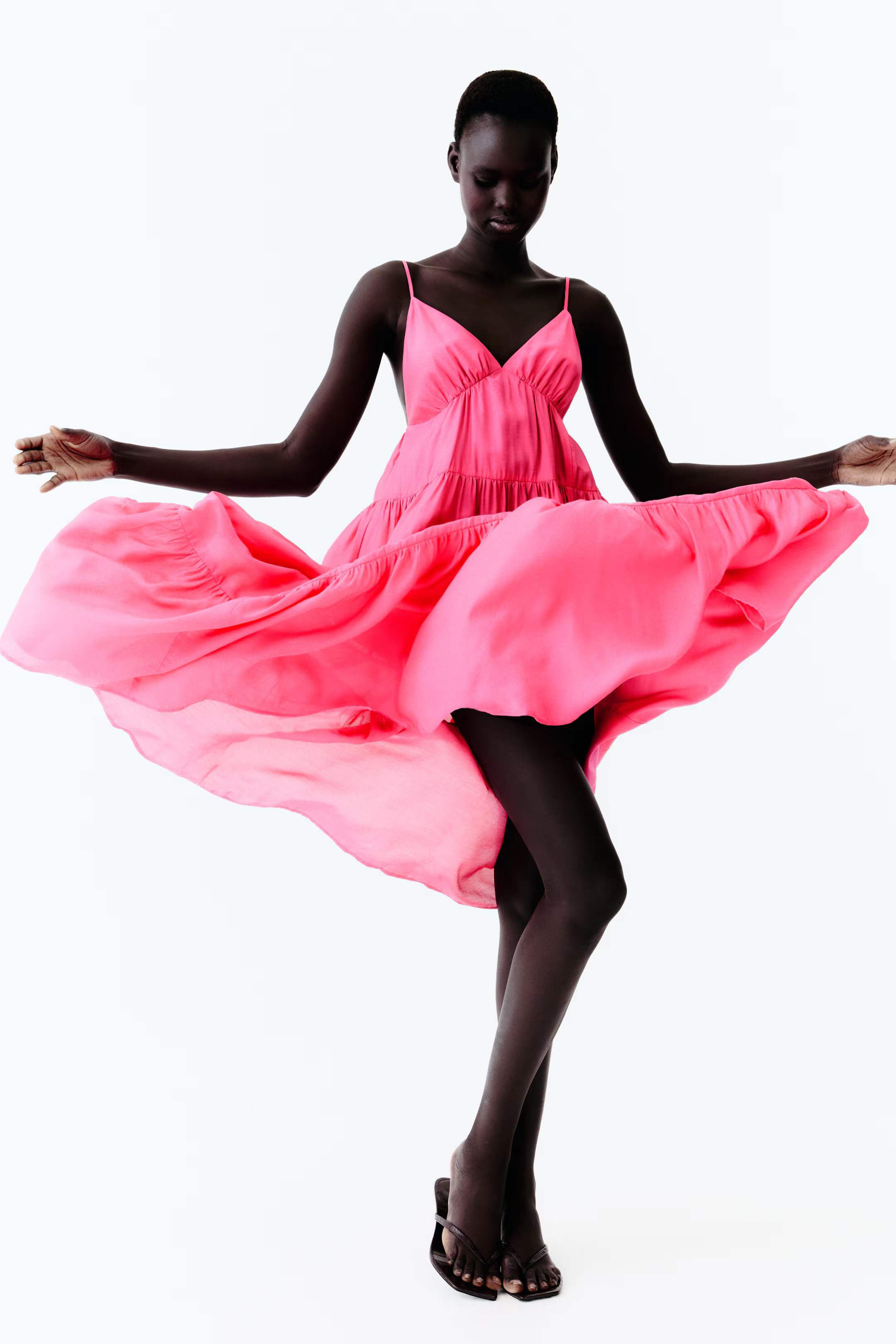 Tiered maxi dress | H&M (UK, MY, IN, SG, PH, TW, HK)