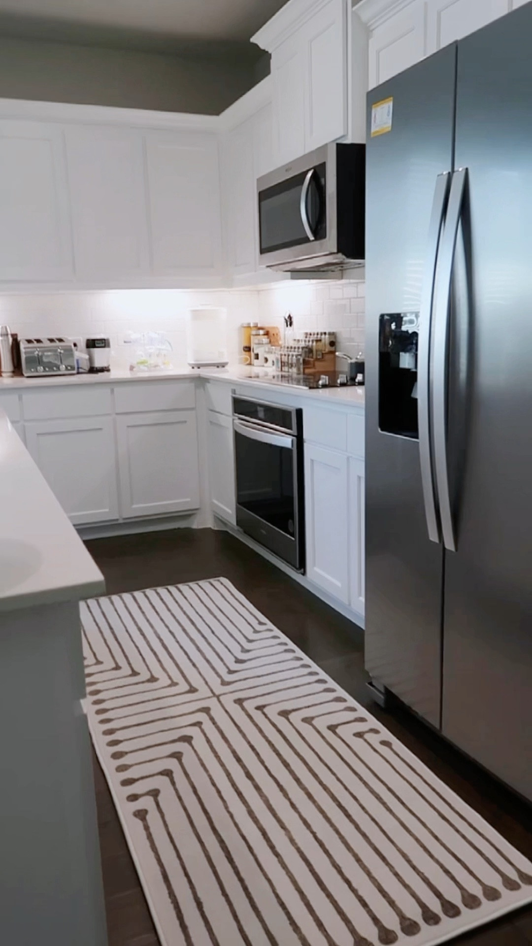 Modern kitchen rugs for the home AND it’s machine washable and from Ruggable. Save some coins and use my code CRYSTALOTV10 for money off 👏🏽

#LTKstyletip #LTKhome