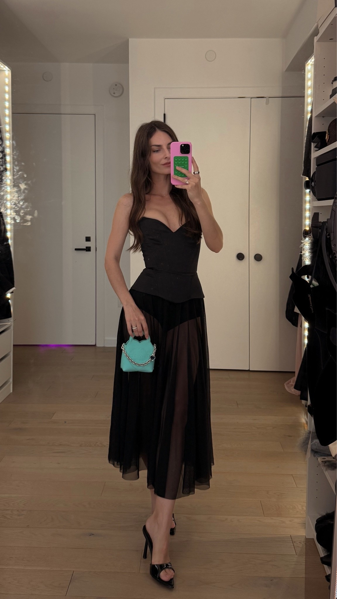 Exact corset: SYRN
Affiliate links