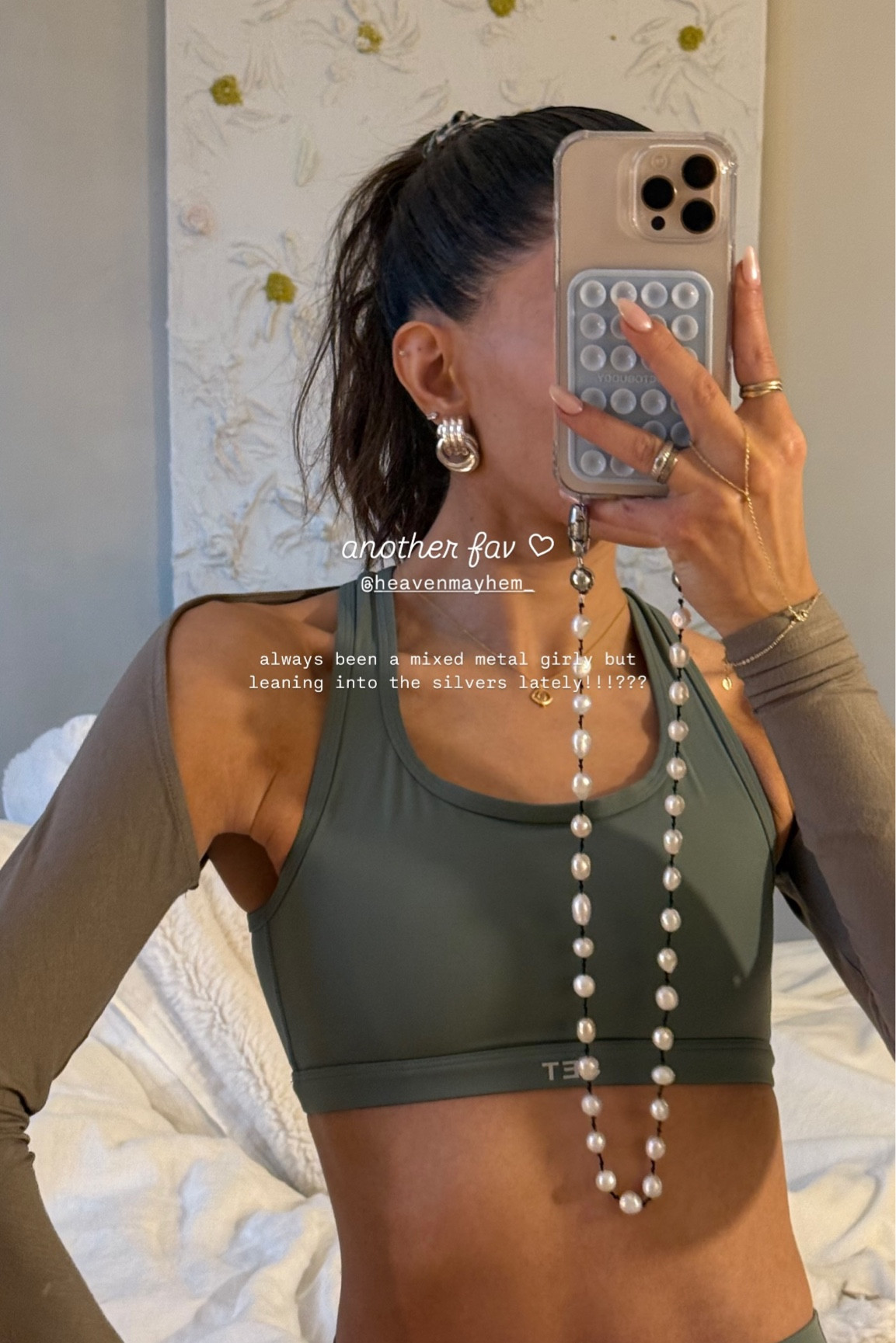 another fav <3 @heavenmayhem_  always been a mixed metal girly but leaning into the silvers lately!!!???

New set active wear set !!!