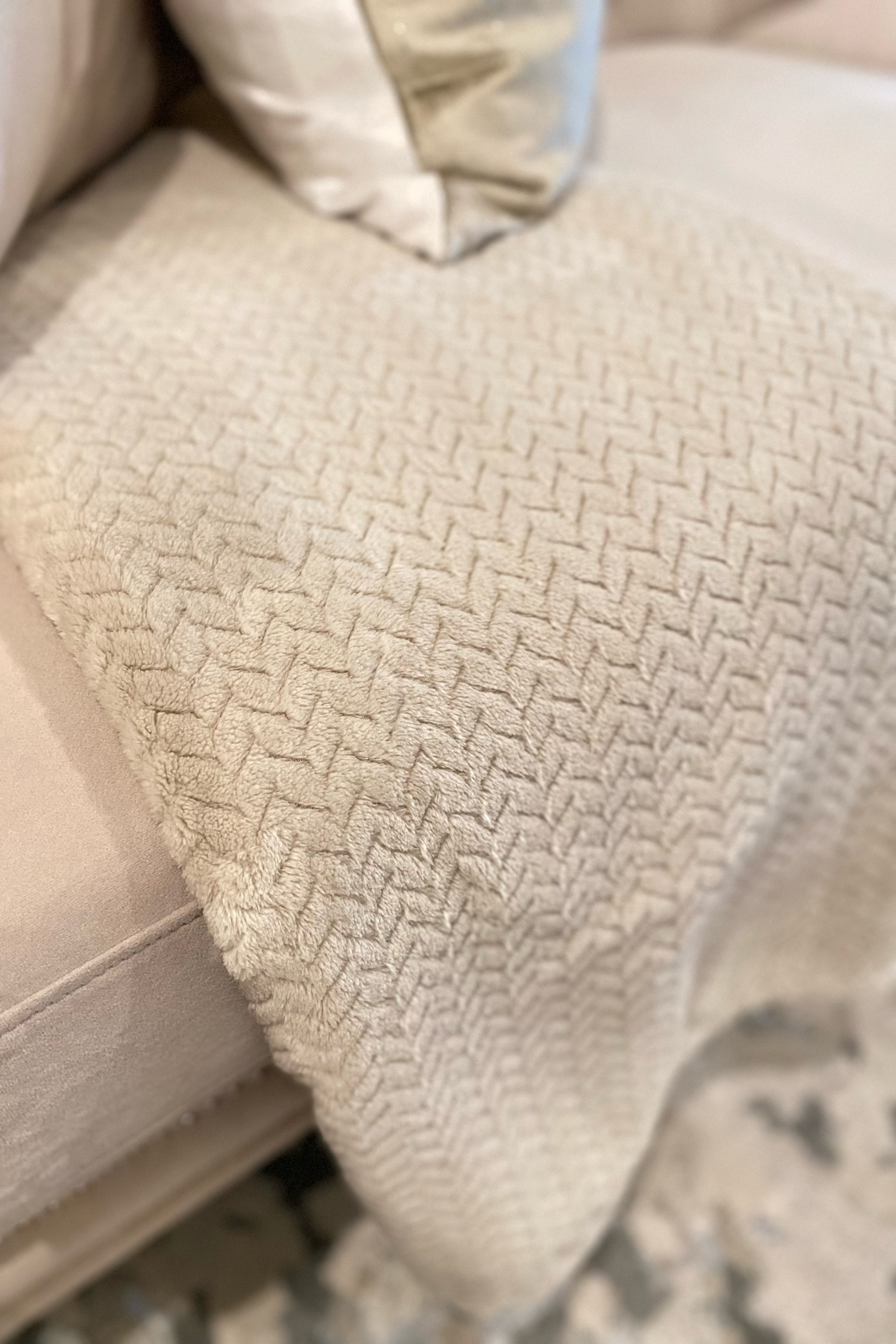 Luxury Throw for Less!!! Let’s get into this fab Amazon Prime Throw!! 🥰💞

#LTKxPrime #LTKsalealert #LTKfindsunder50