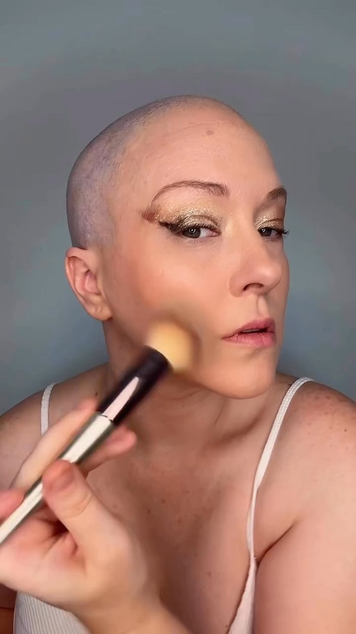 Some days getting ready isn’t about going anywhere.

It’s just about feeling like yourself.

A little lipstick.💄 
A little good hair.👩‍🦳
A little dance. 💃🏻
A little gaming. 🎮
And I’m READY for the day ☀️

Pinot Noir by @atmwigs 

ATM Wigs – Human Hair Wig Supplier for Global Businesses #humanhair #wiglife #alopecia #hairloss #dressup