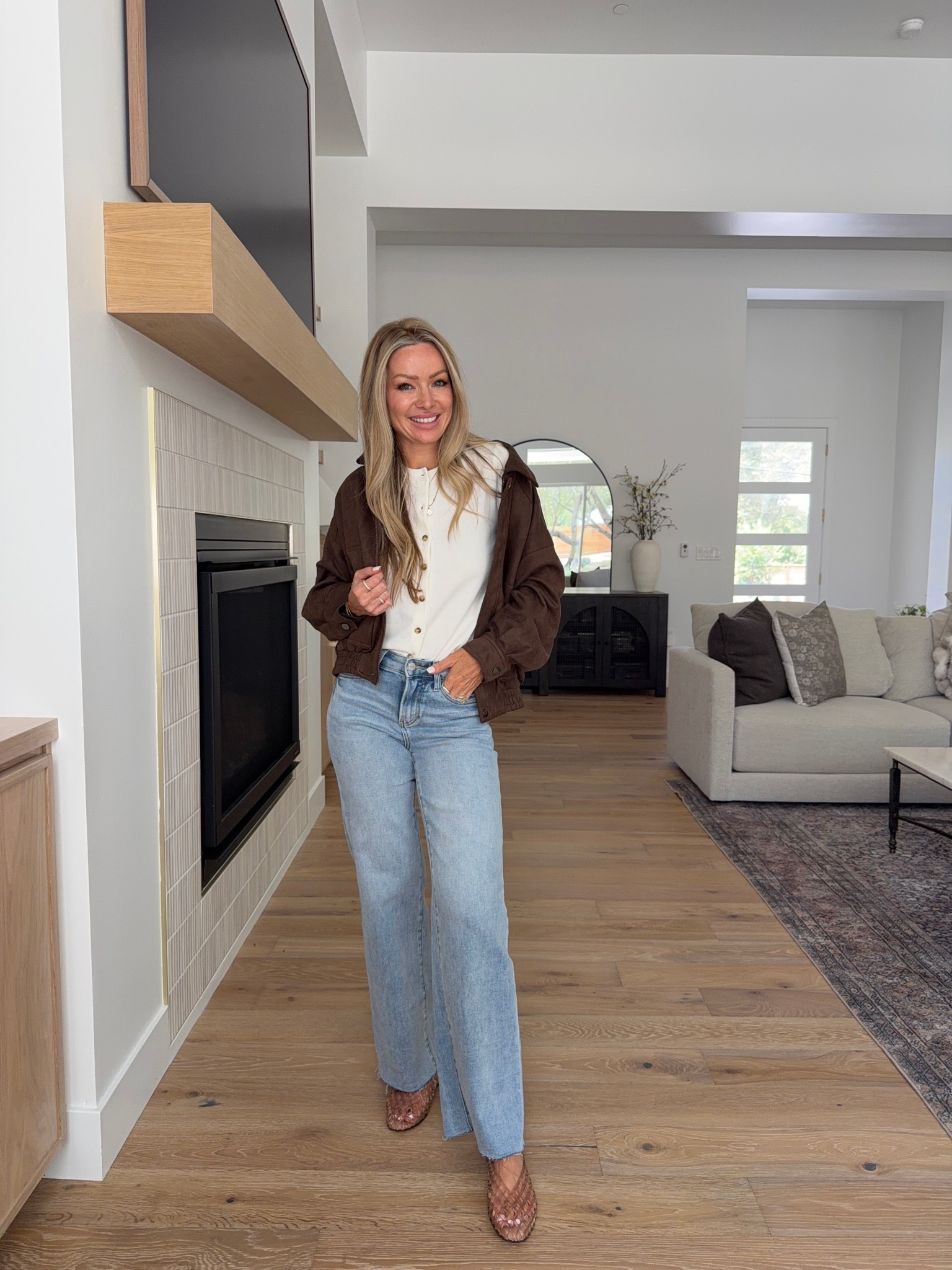 This Amazon fall capsule wardrobe is exactly the kind of haul I love—easy pieces you can mix, match and actually wear over and over. 🤎 comment AMAZON and I’ll send you details 

The color palette is SO good for fall with olive, chocolate brown, cream, denim and the prettiest little prints. I love that the same pieces can go from casual with sneakers to a polished teacher or office outfit just by changing the top, shoes or layering piece.

The floral midi skirt works with a denim jacket, sweater over the shoulders or a brown fall jacket, and those olive cropped pants are such a good everyday basic with everything from gingham to chambray. Then of course I had to add a few really good jeans and simple tops to make the whole capsule feel wearable for real life.

If you’re trying to build a fall wardrobe without buying a completely new outfit every time you get dressed, save this one. Which look would you wear first? 🤎

#amazonfashion #amazonfallfashion #fallcapsulewardrobe #amazonoutfits #falloutfits