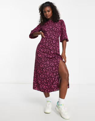 New Look ruched sleeve midi dress with split front in pink ditsy floral | ASOS (Global)