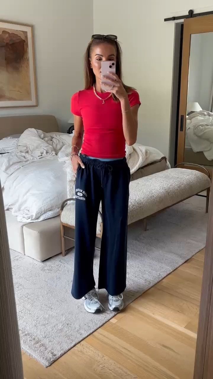 A moment for these navy sweatpants 😍 and the best ribbed tee! 👏🏼 both run tts