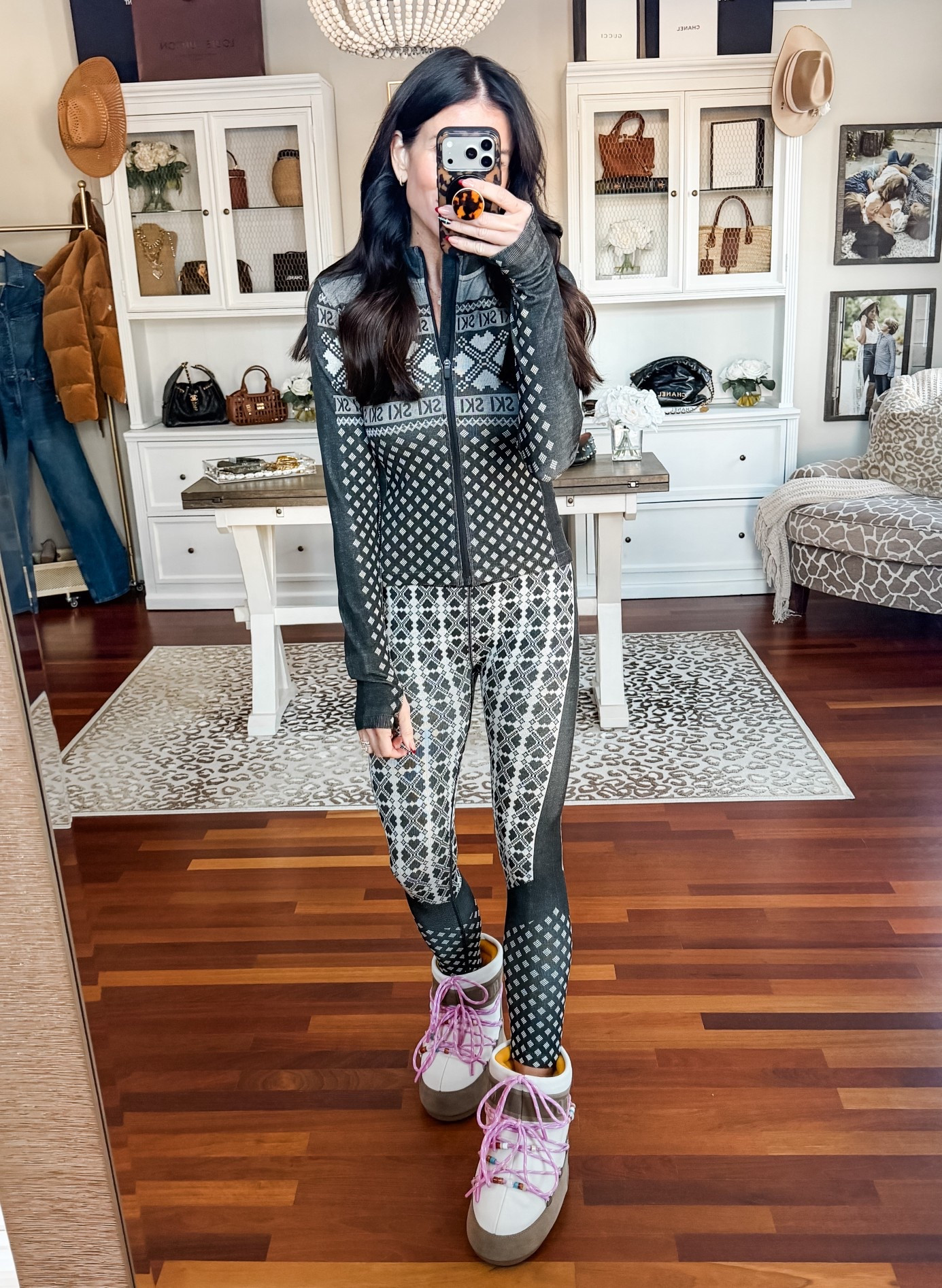 Wearing a small in the zip up and leggings
Apres ski outfit 

#LTKHoliday #LTKGiftGuide #LTKFindsUnder50