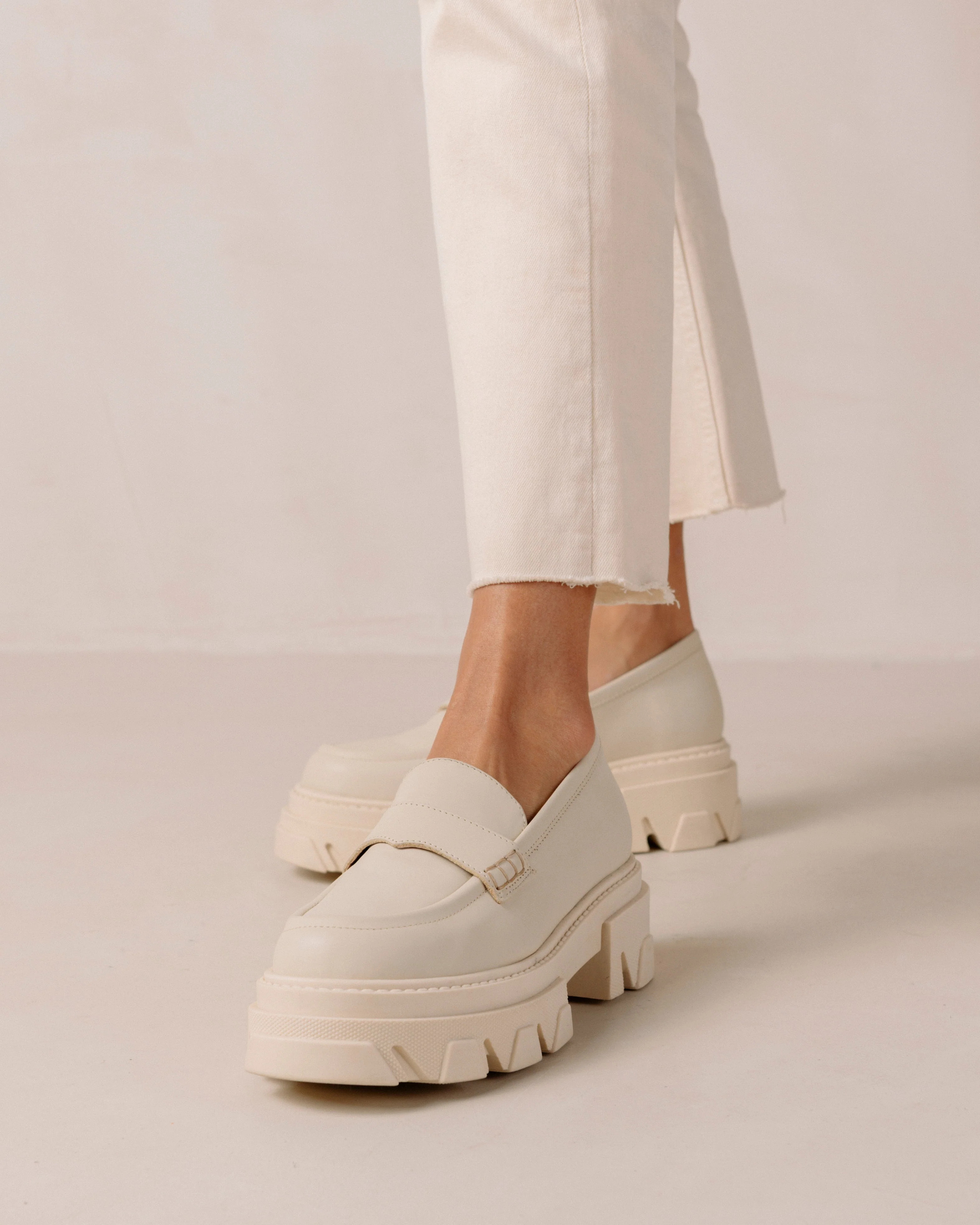 Trailblazer - Cream Leather Loafers | Alohas FR