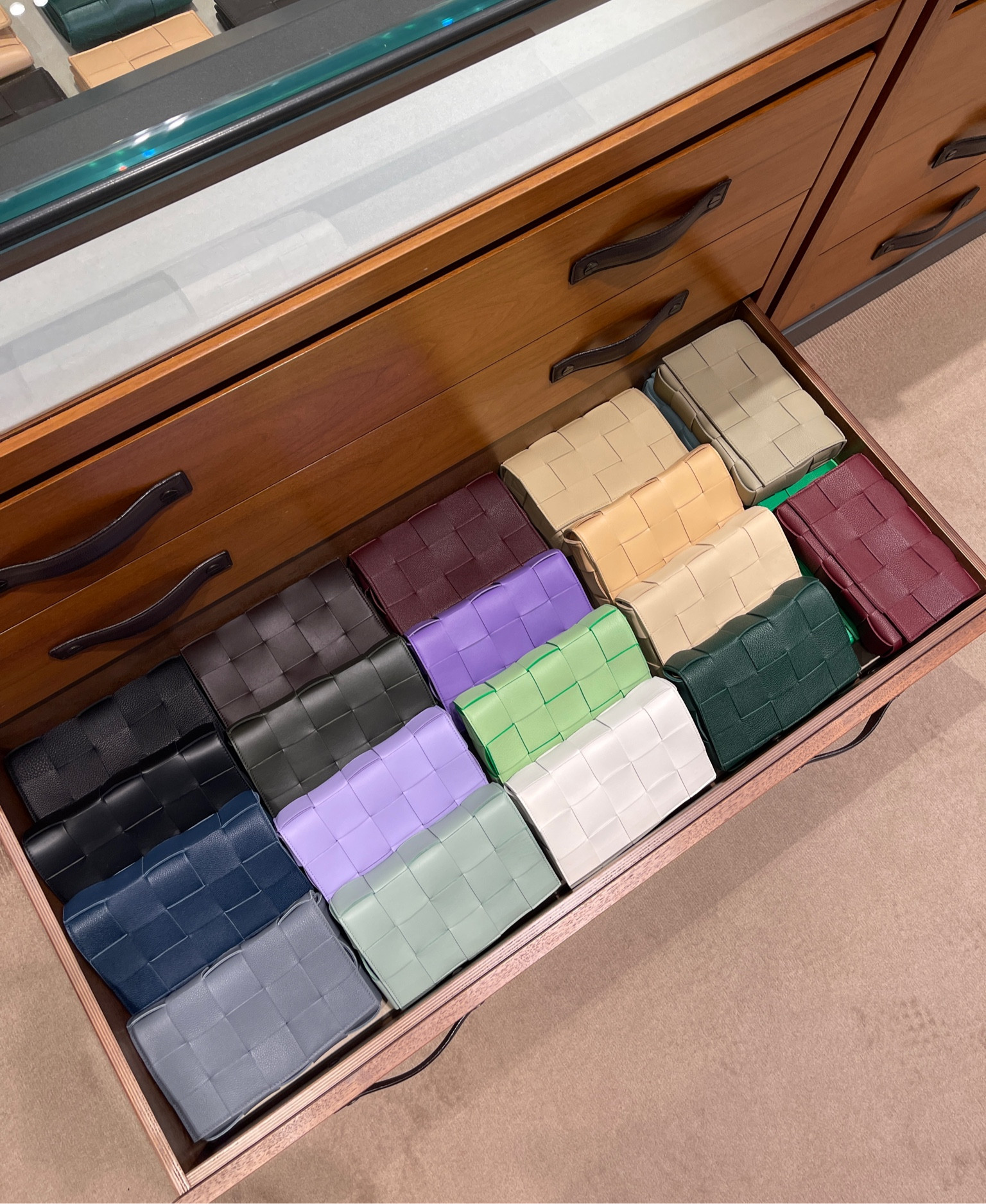 Bottega faves #crossbodybag #crossbody #bottega #designerbag #Christmas #bottegaveneta #casseette

#LTKeurope