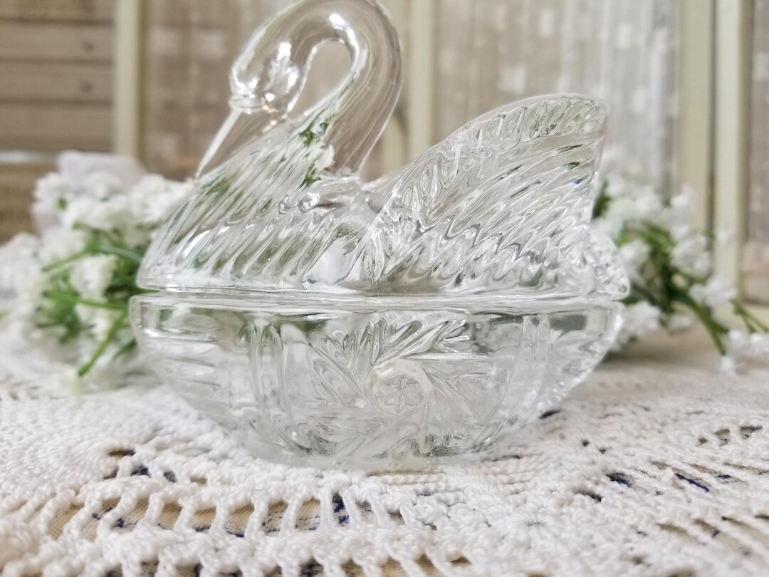 Beautiful Little Crystal Swan Trinket Dish. This Gorgeous Little 24% Lead Crystal Swan Trinket Di... | Etsy (US)