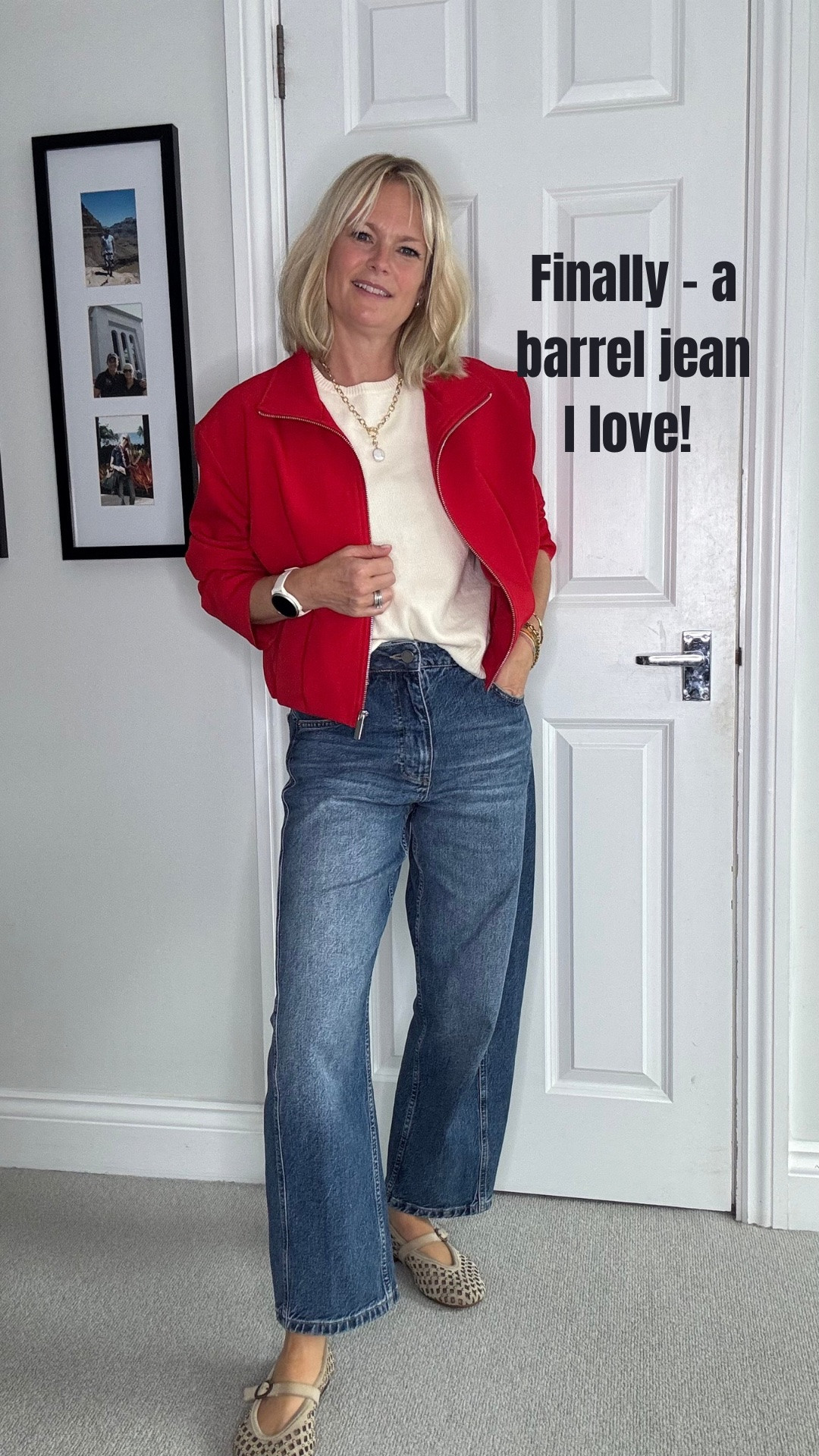 Barrel jeans 👖 - I’ve never loved them, never found the one that was the right length, wasn’t too big and voluminous and that didn’t make me look more bow legged than I am 🤣 and I’ve tried on A LOT! 

Quote CLAIREL15 at checkout for 15% off the jeans until Friday 21st August. 

Wearing size 6 short in these which also come in regular and long. 
And in lots of different washes/colours 

Denim 
Jeans 
Autumn outfits over 40

#LTKuk #LTKautumn #LTKjeans