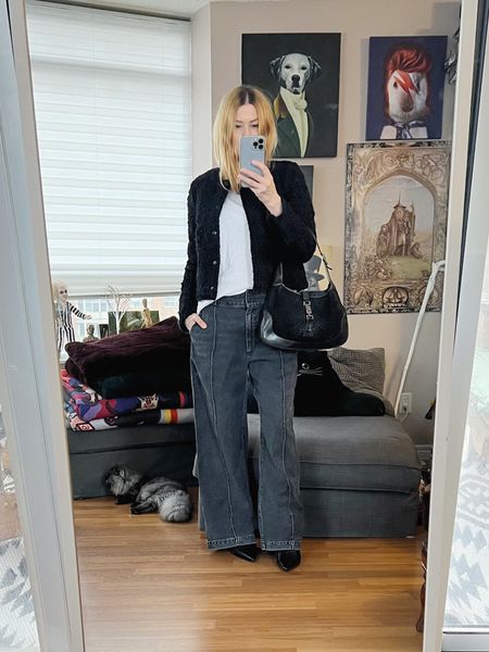 I keep waffling whether I like these jeans or not but when I saw all the super relaxed, wide leg silhouettes for spring and summer I think they will work.
Jeans secondhand and bag vintage.
 •
.  #StyleOver40  #jillsander  #relaxedlook #vintagegucci  #oversizedstyle #etsyFind #thriftFind  #secondhandFind #FashionOver40  #MumStyle #genX #genXStyle #shopSecondhand #genXInfluencer #WhoWhatWearing #genXblogger #secondhandDesigner #Over40Style #40PlusStyle #Stylish40s #styleTip  #HighStreetFashion #StyleIdeas


#LTKstyletip #LTKFind #LTKSeasonal