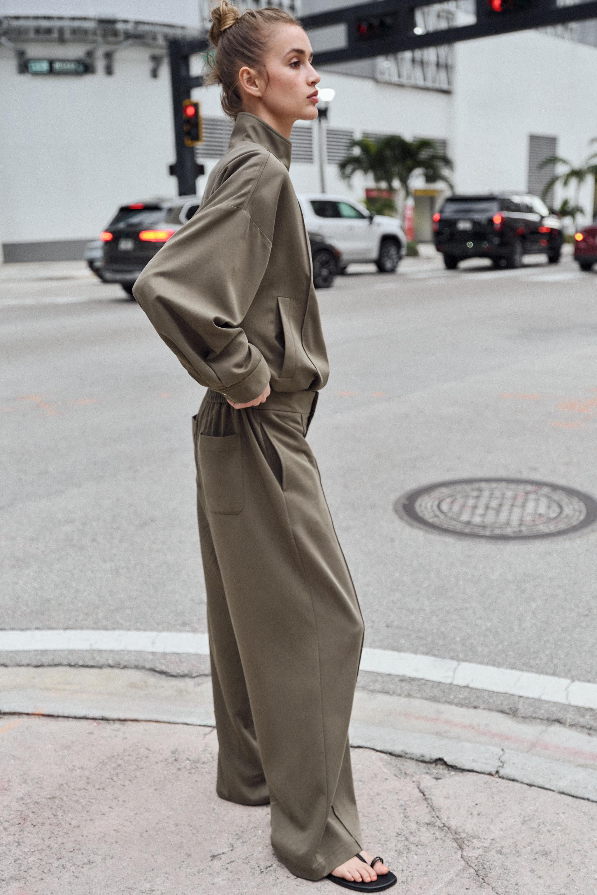 STRAIGHT-LEG TROUSERS WITH FRONT SEAM | Zara UK