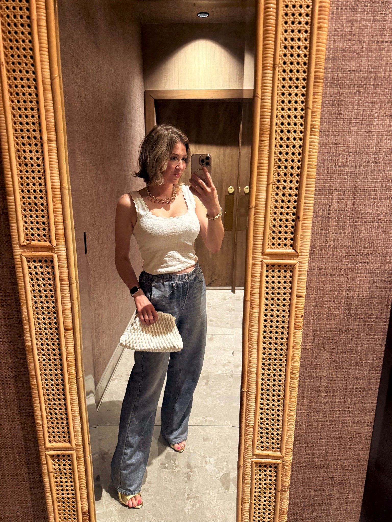 This pair of denim is actually sweatpants- no one will know! 🤫

#LTKStyleTip