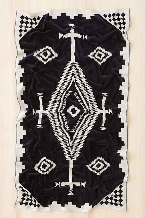 Pendleton Los Ojos Oversized Jacquard Towel,BLACK,ONE SIZE | Urban Outfitters US