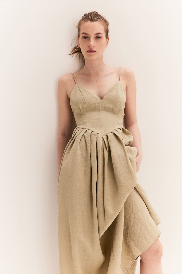 Crinkled Dress with Pleated Skirt - Low-cut Neckline - Sleeveless - Beige - Ladies | H&M US | H&M (US + CA)