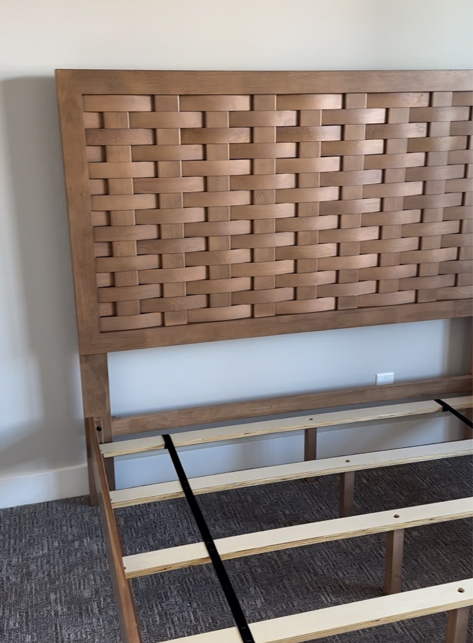 New guest bed is here! Highly recommend. The quality is amazing.

Wood bed, bed, queen bed, king bed, guest room, best beds

#LTKhome