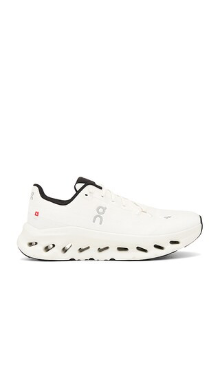 On Cloudtilt Sneaker in White. - size 10.5 | Revolve Clothing (Global)