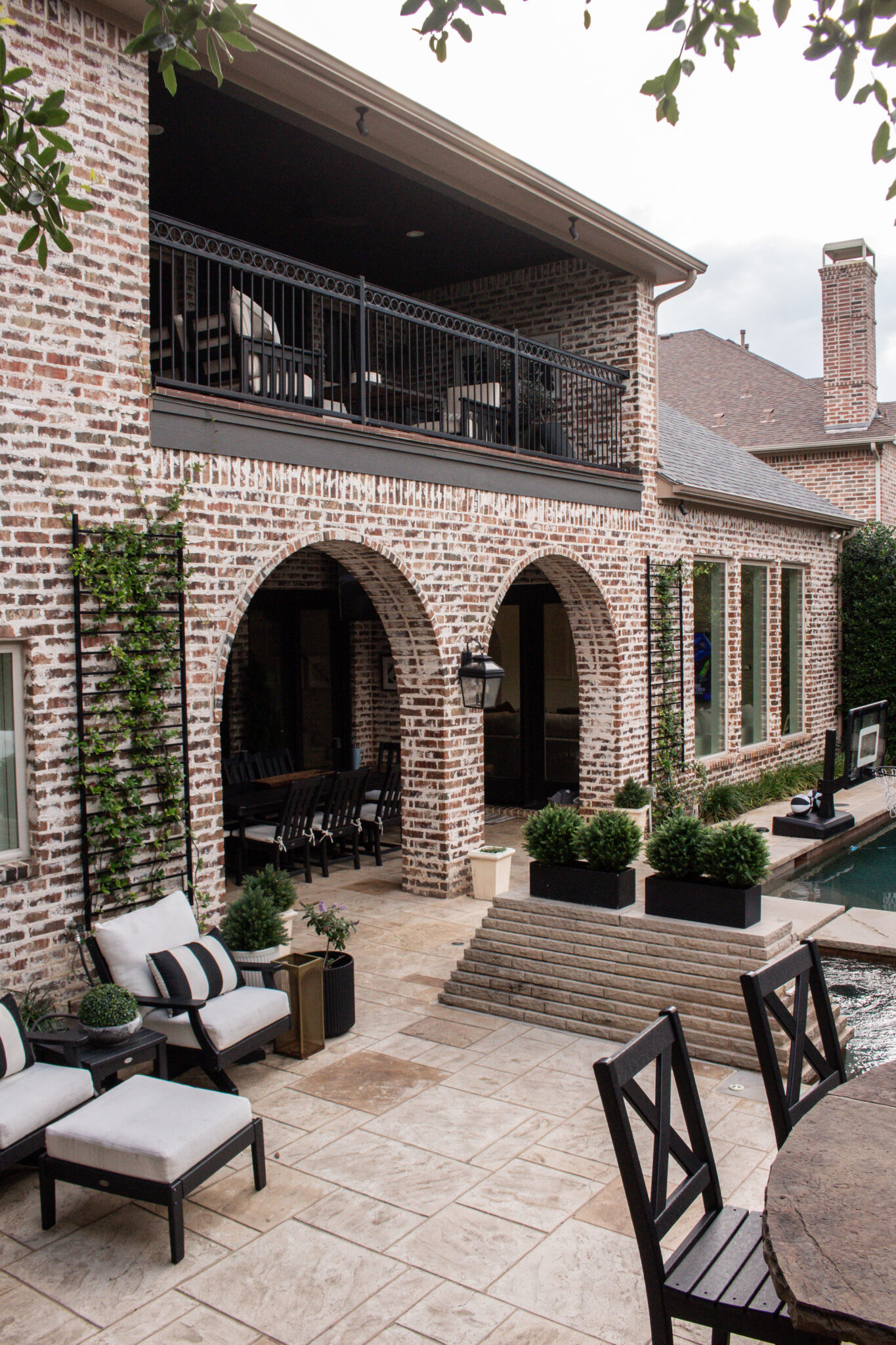 Save this if you're planning a backyard refresh! This gorgeous black and white outdoor design features timeless furniture, layered textures, cozy entertaining spaces, and classic decor you'll love for years to come.

#LTKSeasonal #LTKHome
