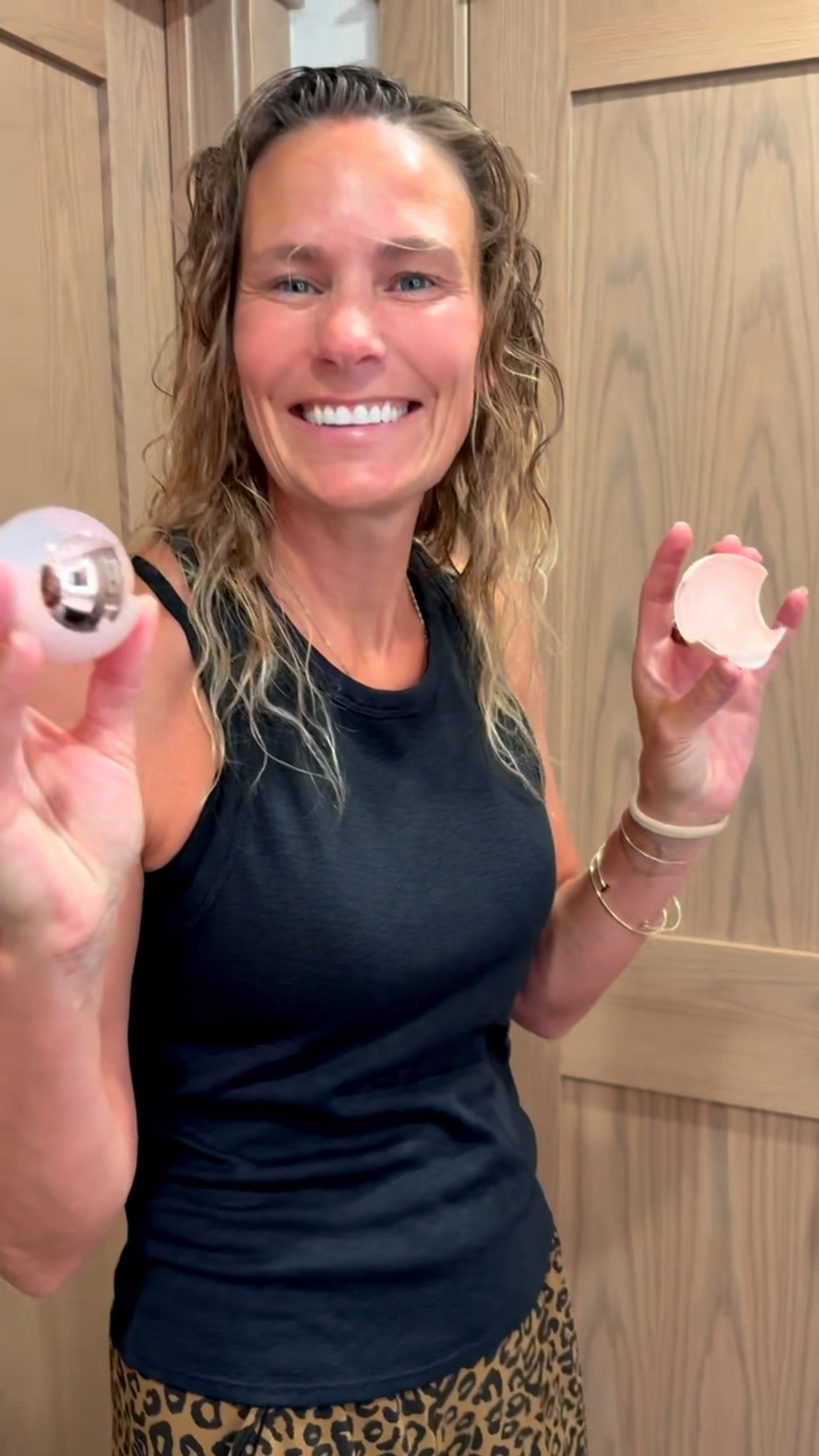 This tiny lint roller lives in my bag and saves me DAILY 🤣✨
If you’re a mom, pet owner, or just forever covered in fuzz… YOU NEED THIS.
It’s compact, reusable, aesthetic, and works like MAGIC.
Linked in my LTK + Amazon Storefront for you! 🫶🛍️
Go snag it — thank me later.

#amazonfinds #ltkfinds #momhacks #onthegoessentials #viralproducts #amazonmusthaves #cleaninghacks #smallbutmighty #bagessentials #trendingnow