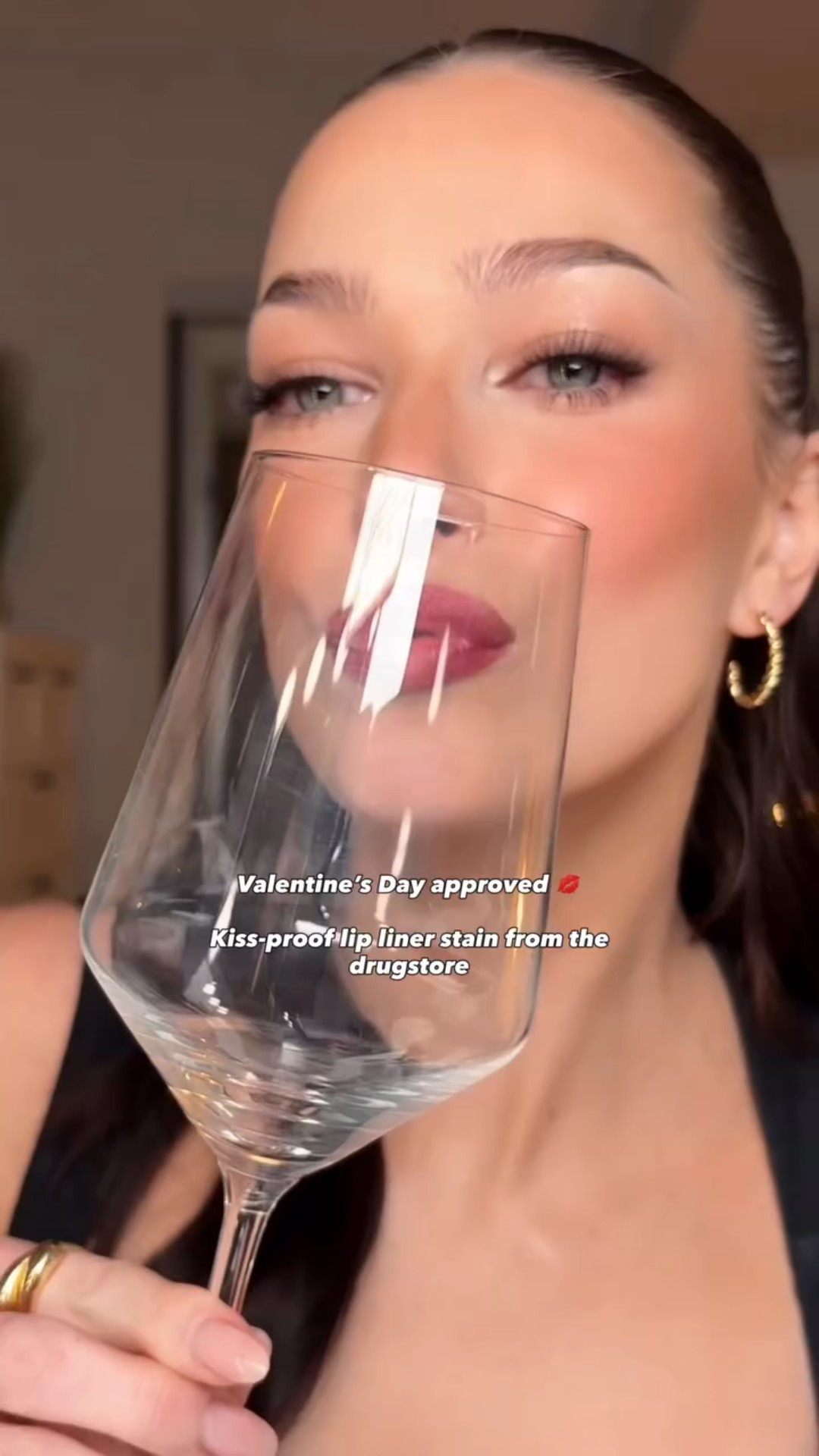 Valentine’s Day approved 💋 Date night ready kiss-proof lip liner stain from the drugstore?! Love that! 
Kisses, drinks, dinner. And it’s still there 👀🤭

@nyxcosmetics_canada Lip Lingerie Lip Liner Stain “Cuff Me” 

You can use this lip pen to create an all-night lip shape, or like I did, and build up the pigment for a punchy transfer-proof kiss ready lippie 😍 

#nyxcosmetics #liplinerstain #valentinesdaymakeup #lipstain #transferprooflipstick