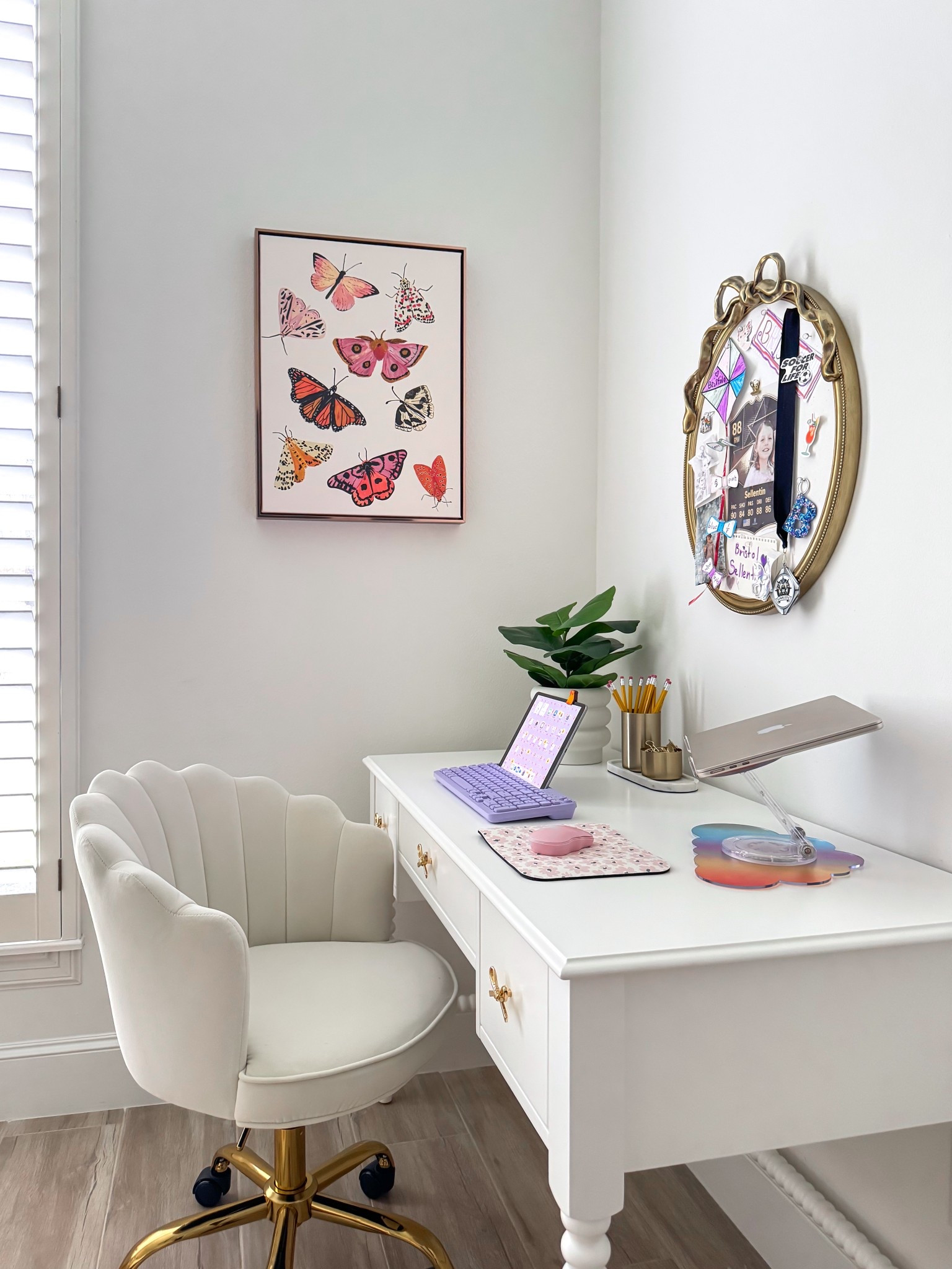 My daughter Bristol’s desk 

Desk :Crate & Kids
Chair : Wayfair
Art : Minted
Pin Board : Pottery Barn Kids
Accessories : Target 

#LTKFamily #LTKHome #LTKKids