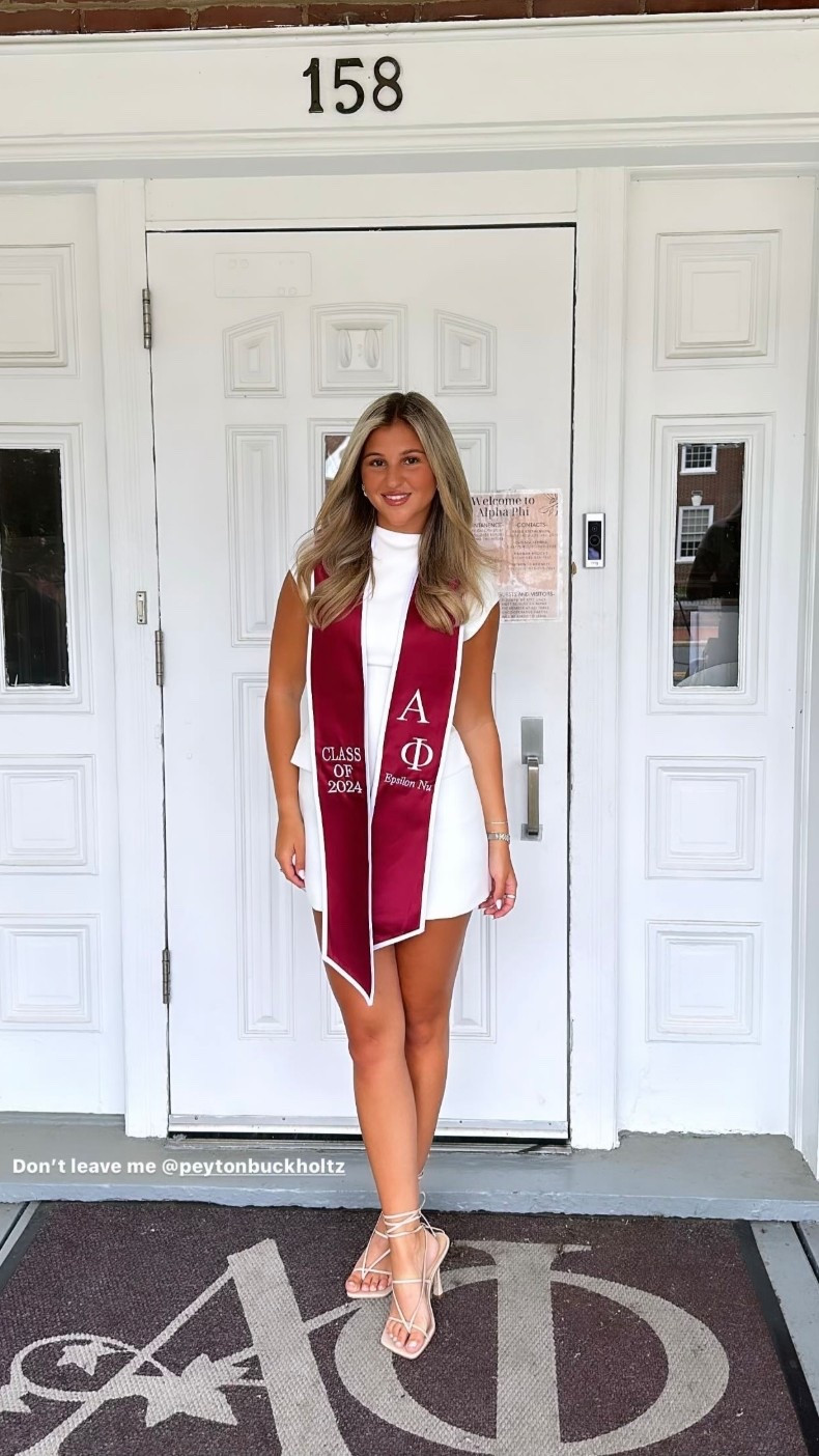 Graduation dress outfit 👩🏼‍🎓 
white a line 