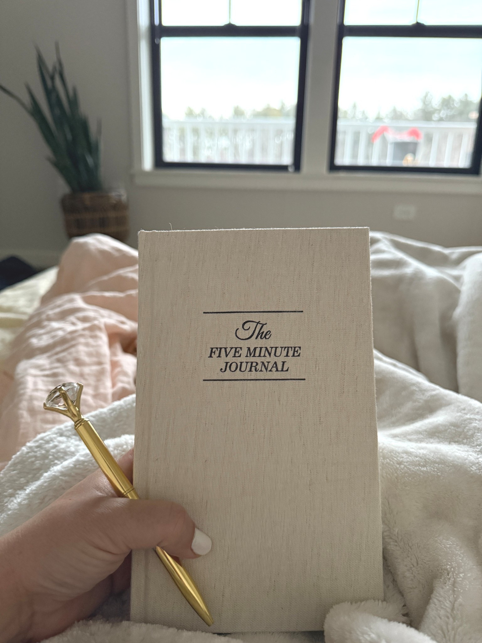 Christmas with older kids is magical in a totally different way. ⭐️ 

It's so beautiful to watch your children start to recognize aspects of [you] that they, naturally, didn't notice when they were little. 👀 

This journal is structured in a really helpful way for people who have a hard time with stream of consciousness writing. ✍️ 

Each day you spend a few minutes writing in the morning and writing in the evening. 🌙 

Happy 2026, almost 💋 



#LTKmorningroutine #LTKselfcare #LTKdayinmylife