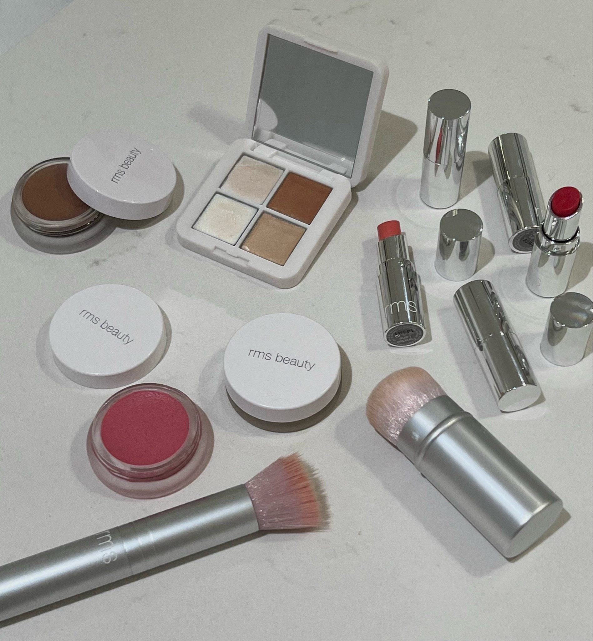 Clean Beauty Favorites 💋 

RMS Beauty | Credo Beauty | Clean Makeup | Cream Makeup | Fragrance Free Makeup | Cream Blush | Cream Bronzer | Blush Brush | Mini Lip Balm | 

#LTKfindsunder50 #LTKGiftGuide #LTKbeauty