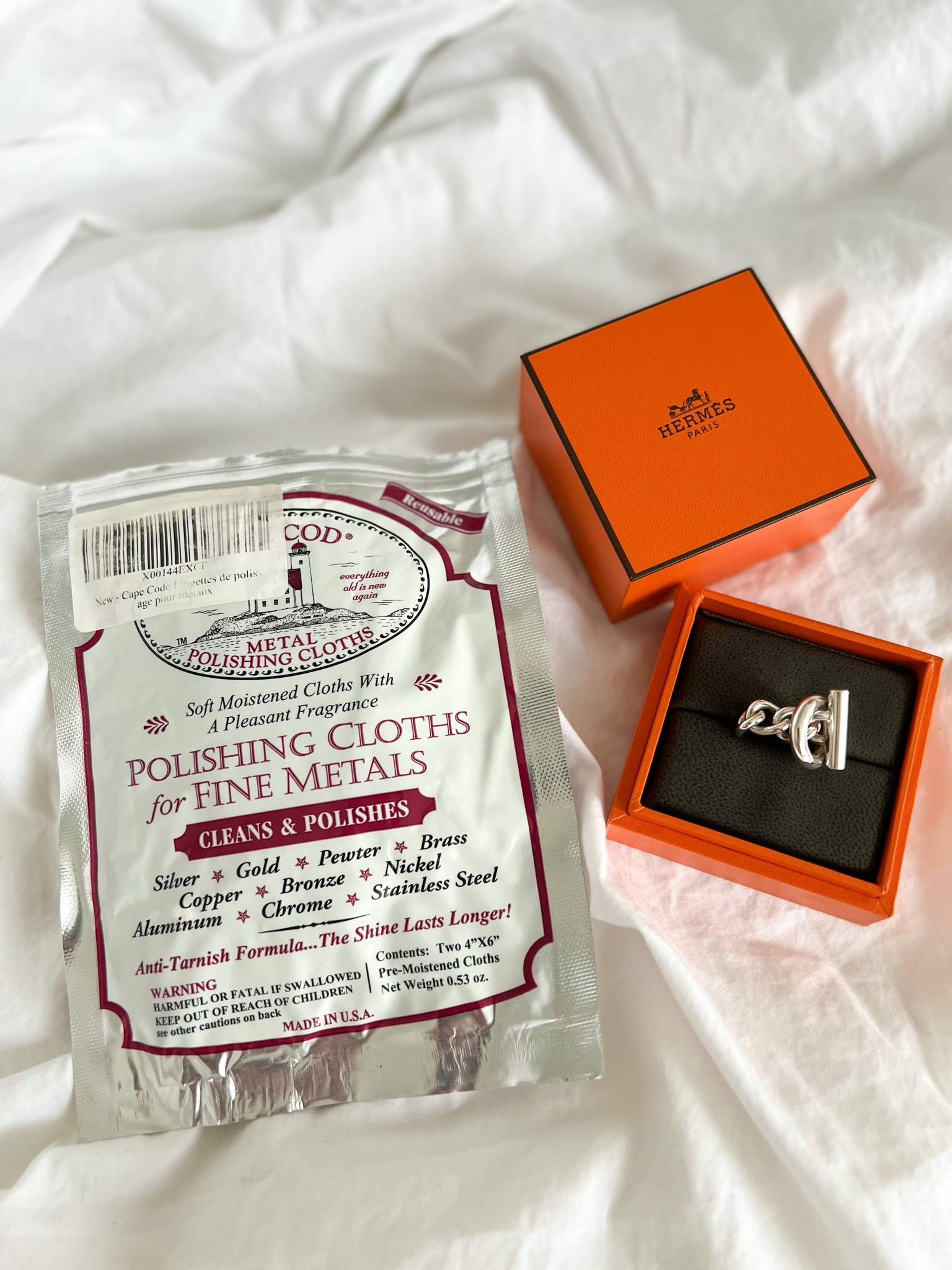 Polishing clothes for jewelry that I used to clean my Hermes Croisette ring. Tissu polissage bijoux. #polishingclothes #polishingjewlery #hermes #hermesring #baguehermes #hermescroisette #metalpolishingclothes #capecod

#LTKFind #LTKunder50 #LTKeurope