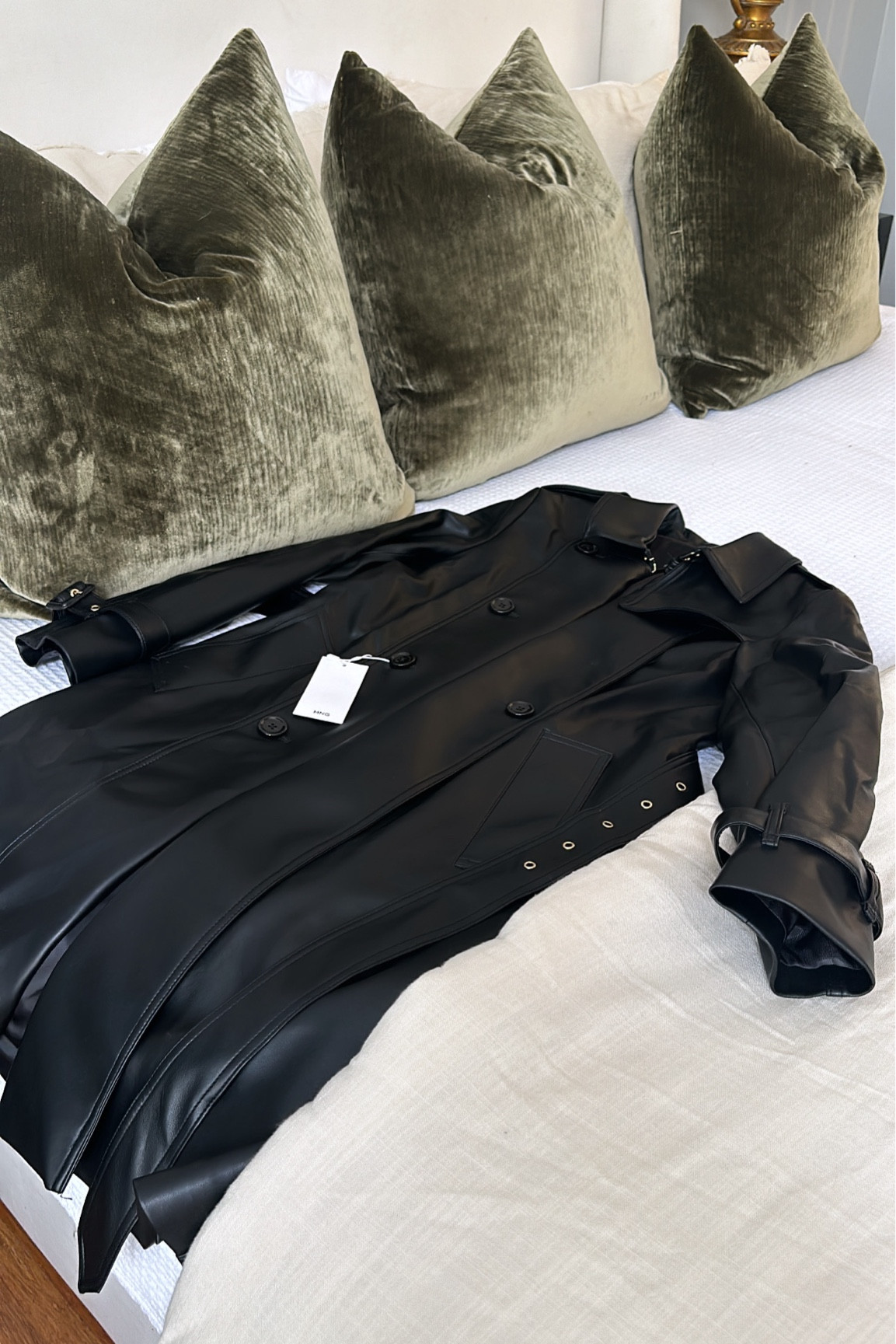 Got this coat at mango the other day, but unfortunately it’s sold out. I linked several other pho leather options.

#LTKHoliday #LTKSeasonal #LTKStyleTip