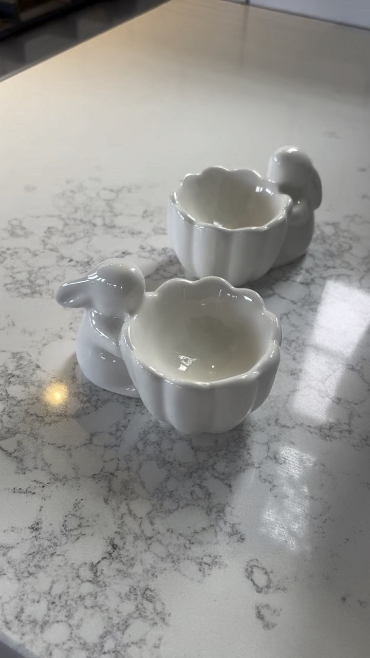 E A S T E R / I usually stick to neutrals, BUT I could not resist snagging these pretty pastel nesting bowls for my Easter brunch 🤌🏻🥂 And come on with the little egg cups!! SO cute. Can’t wait to add them to a festive sweets board.

Walmart Canada | Spring | Home Decor | Easter Table 