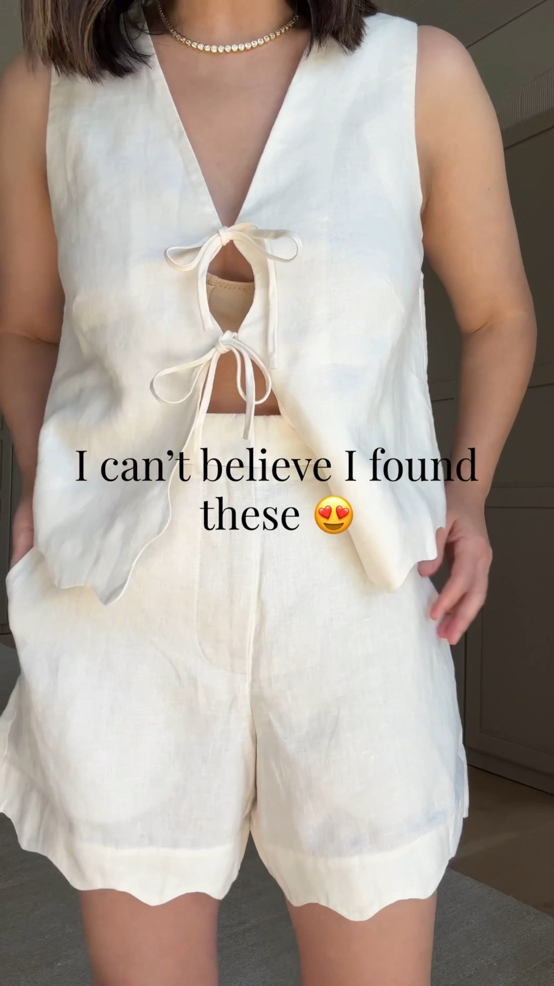 I can’t believe I found these scalloped linen shorts - they’re perfection! High rise,  perfect length, and so comfy. 

Everlane linen tank 2 - need to size down
Tuckernuck stripe tee xs
Everlane linen shorts 2 - run tts, could wear the 0
tkee sandals 5
Tuckernuck bag
Electric Picks earrings
Electric Pick necklace 
Celine sunglasses 

#LTKPetite #LTKgrwm #LTKmomlife