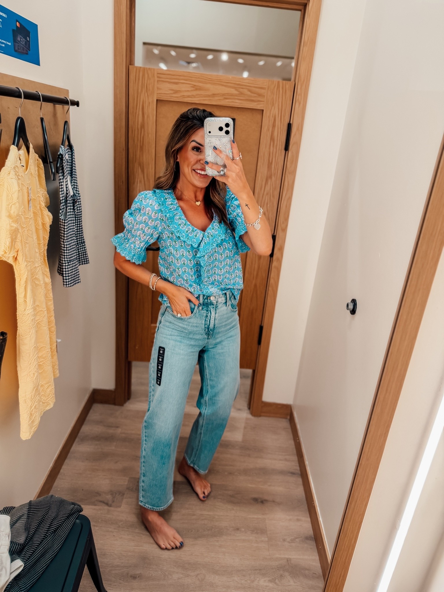 Wearing a 25R in these jeans and a XS in the top!

#LTKgrwm #LTKootd #LTKfitnessgoals