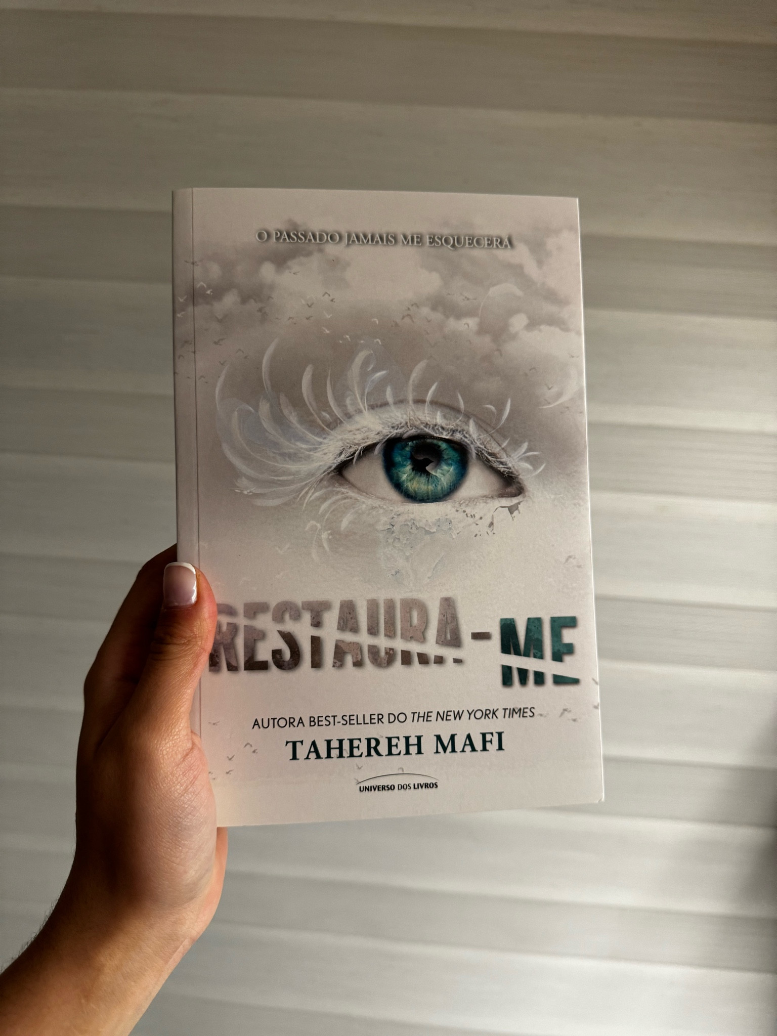 Restaura-me - Tahereh Mafi - 352 páginas 

Avaliação: ⭐️⭐️⭐️⭐️⭐️ 

Mai um livro da série Estilhaça-me, continuação imperdível dessa história envolvente!!! 

SINOPSE 
“Juliette Ferrars acreditava ter vencido. Assumiu o controle do Setor 45, foi nomeada nova Comandante Suprema da América do Norte e agora conta com Warner ao seu lado. No entanto, quando a tragédia se instala, Juliette precisa confrontar a escuridão que existe tanto à sua volta quanto em seu interior.”

#LTKover50style #LTKgiftguide #LTKstyletip