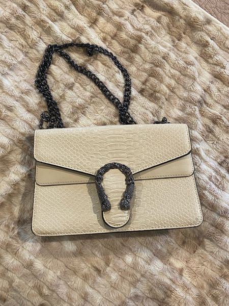 Designer look for less Amazon handbag 

#LTKfindsunder100 #LTKstyletip #LTKitbag