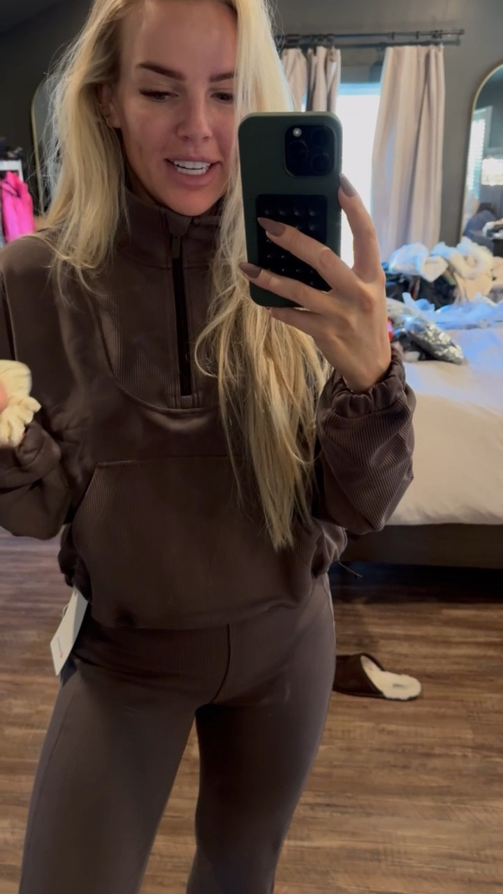 I own this @lululemon set in multiple colors and this color is part of the early access! 

#ad #lululemoncreator

#LTKFindsUnder50 #LTKStyleTip #LTKSaleAlert