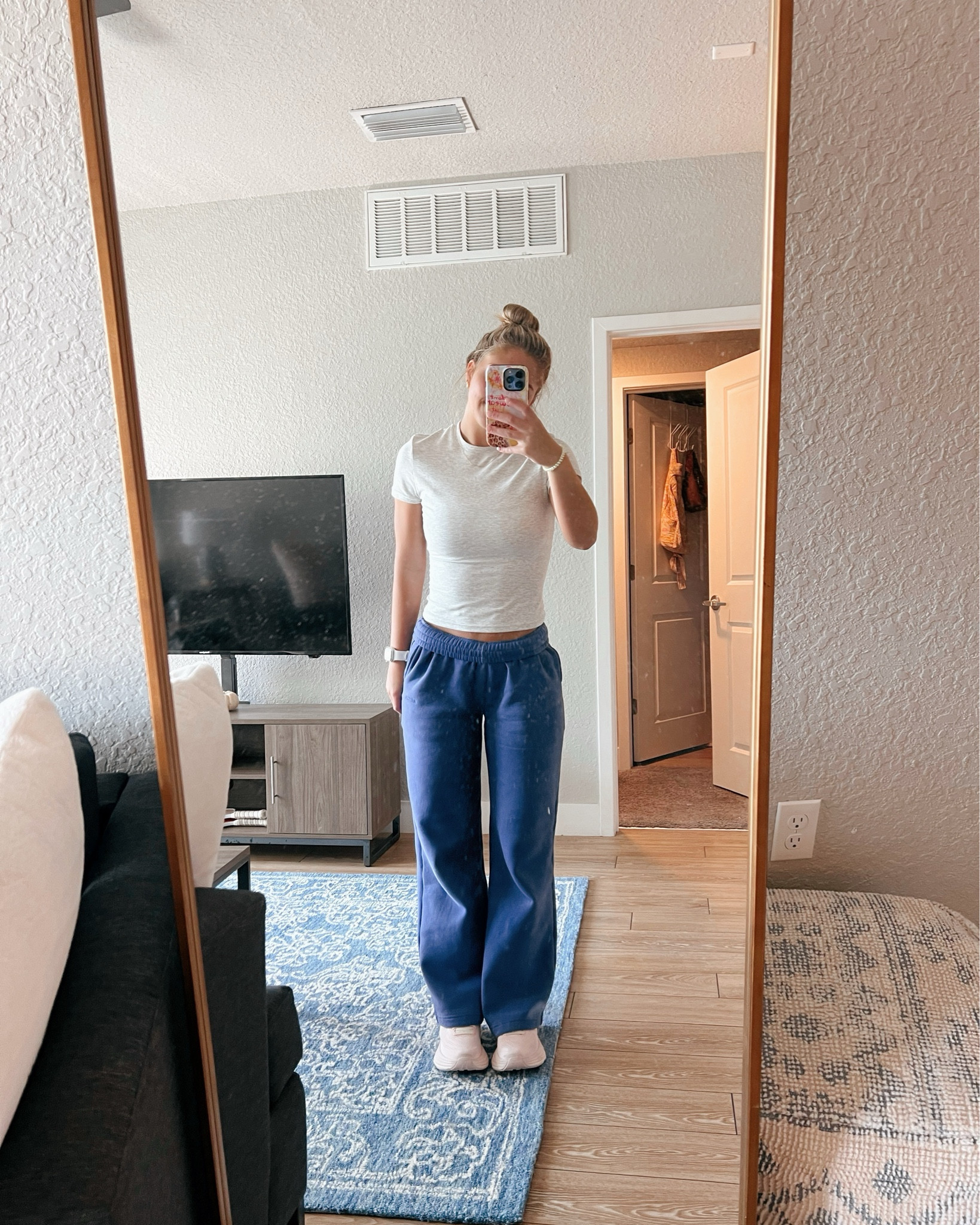 Comfy college fit for class today :)
Wearing size small 

#LTKSeasonal #LTKActive #LTKHoliday