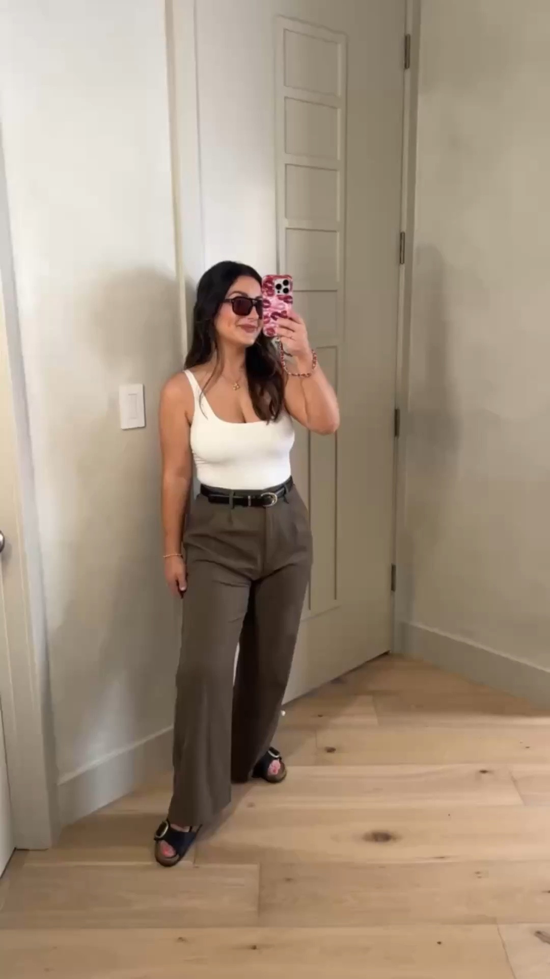 The best trousers to dress up or down! Workwear outfit or every day! 

Size small short thick 
Tank size small 

5'0" 140lbs
petite friendly pants


#LTKWorkwear #LTKPetite #LTKootd