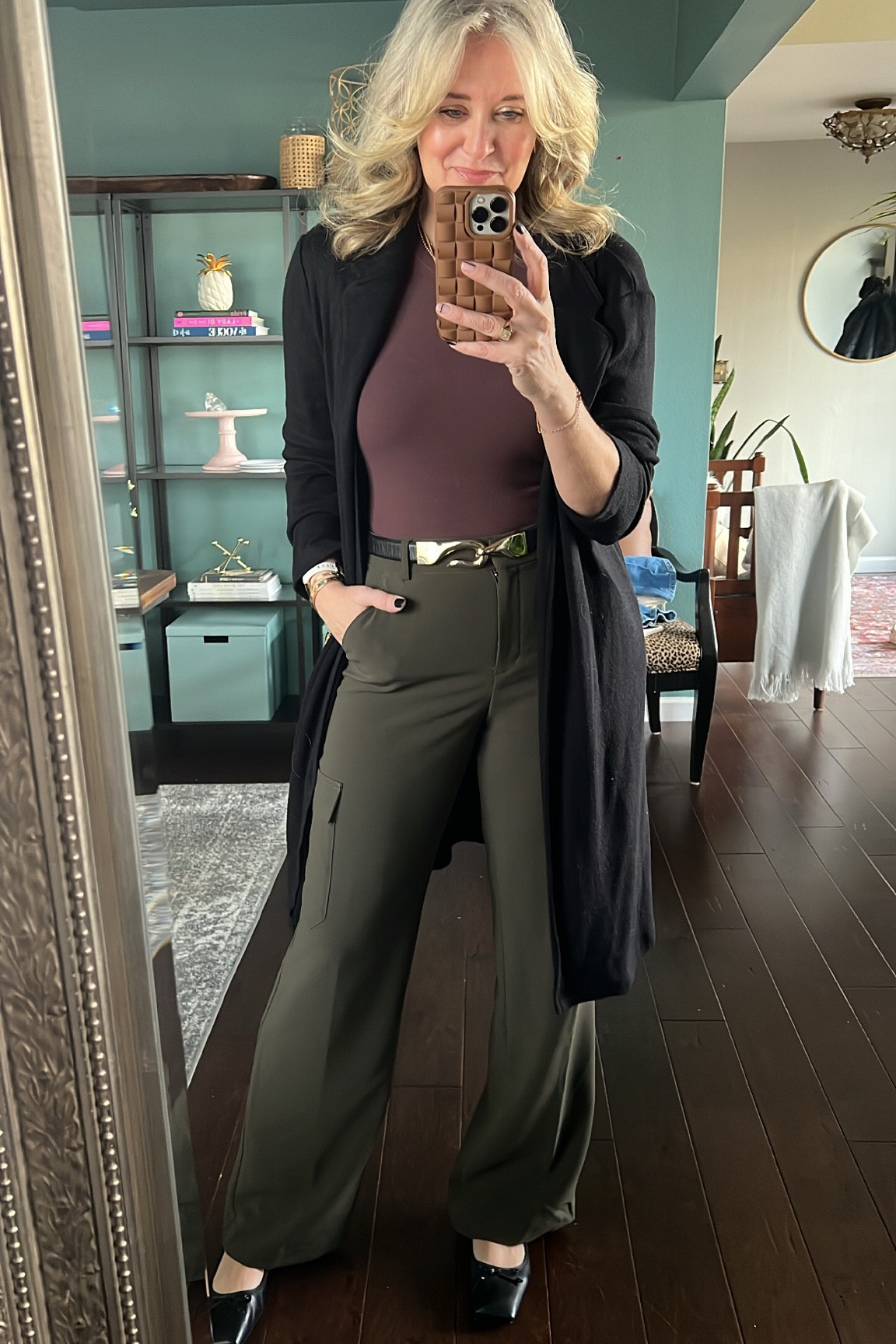 GRWM OFFICE LOOK! 
Bodysuit size Small
Pants 6L
Spanx Express Vince Camuto 
Officeoutfit workwear

#LTKunder100 #LTKworkwear #LTKSeasonal