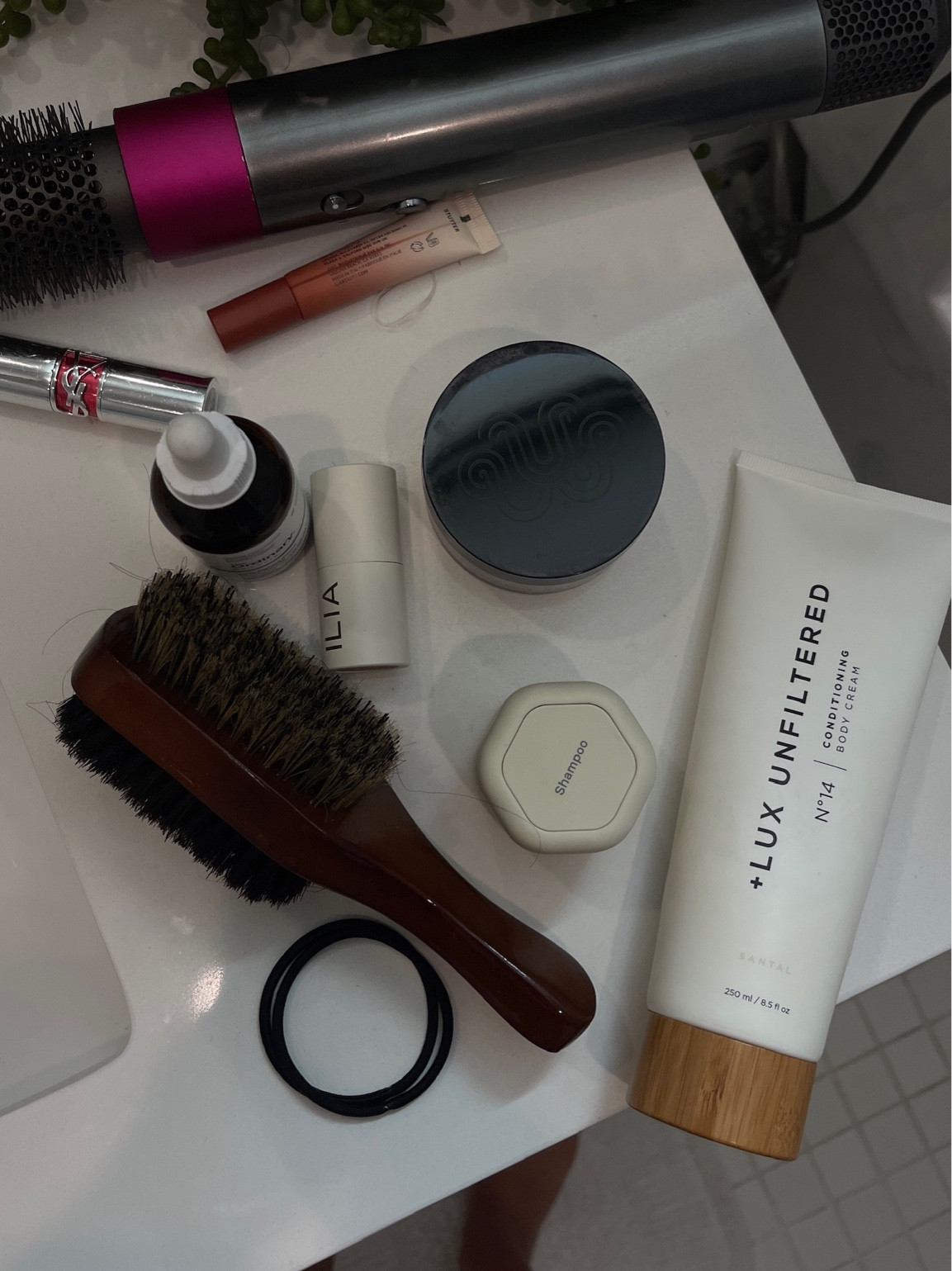 got to essentials, candy glaze gloss, lux unfiltered body lotion, ilia cheek tint #essentials #makeup

#LTKitbag #LTKbeauty #LTKfindsunder50