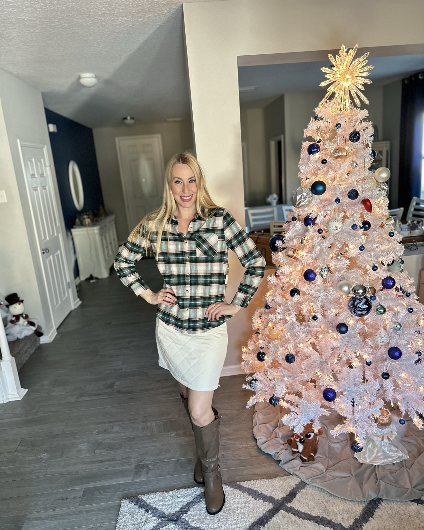 Green flannel for the holidays 
🤍 warm and soft shirt 
🤍 no stretch but it is a loose fit, wearing size small- fits true to size 

#LTKFindsUnder100 #LTKStyleTip #LTKFindsUnder50