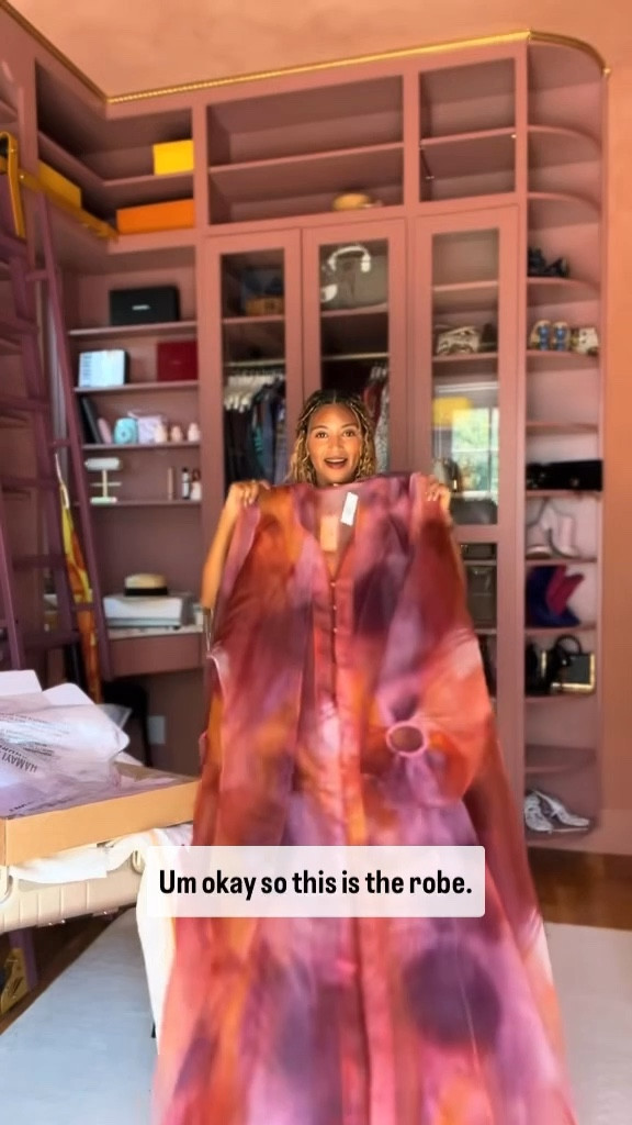 Unboxing a few pieces from the latest Andrea Iyamah collection 😍😍😍

What do you think? Are they all keepers? 

#LTKSwim #LTKStyleTip #LTKFestival