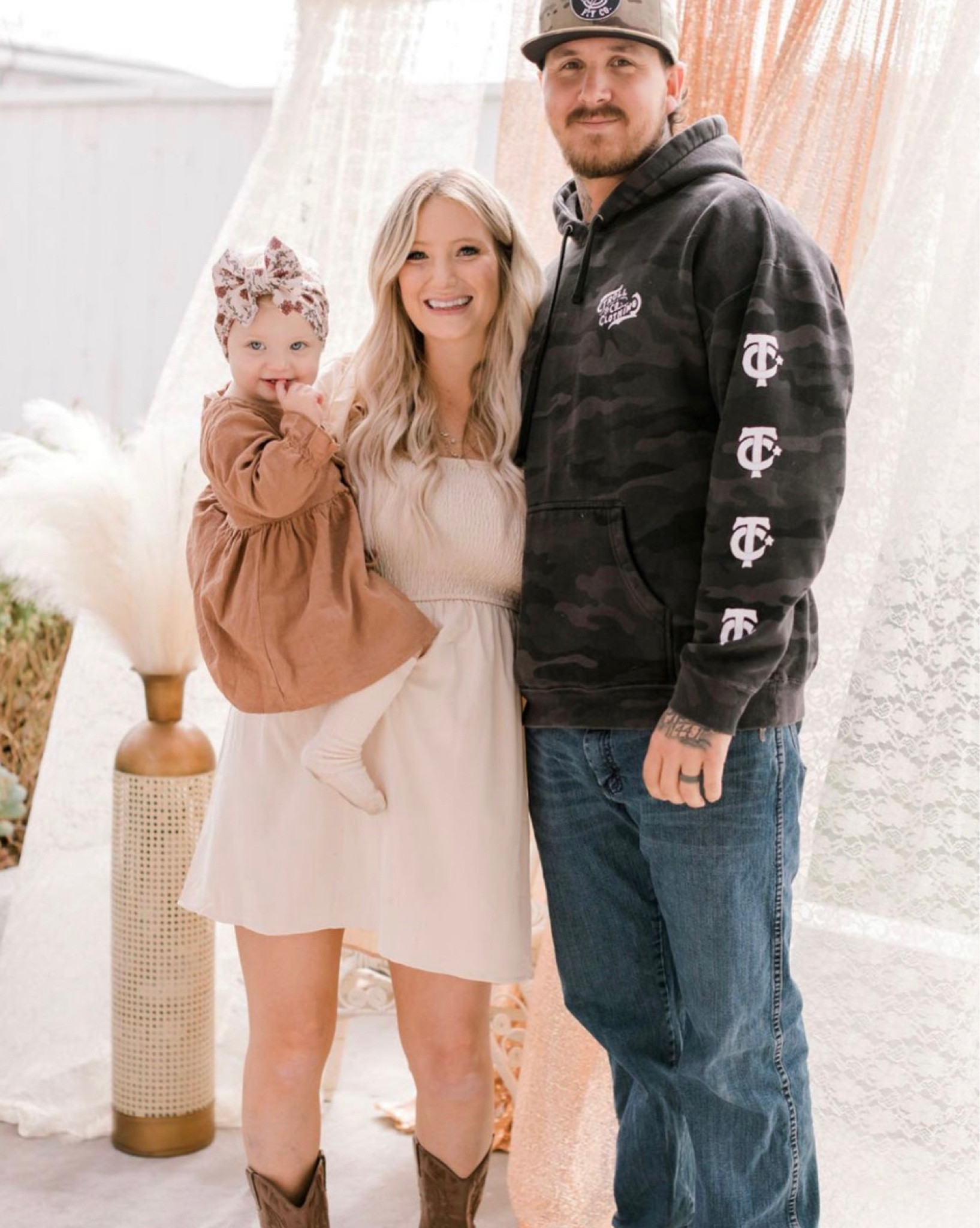 Fall family photos, family photo outfits, fall baby outfit, fall family photos

#LTKbaby #LTKfamily #LTKkids