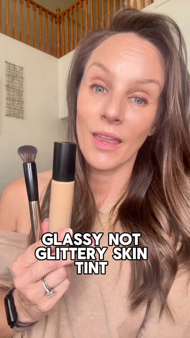 This is my everyday base right now. Diffusion Dew evens things out, blurs my pores, and gives that radiant filter look. And the brush applies it so evenly.

#makebeauty #makebeautydiffusiondew #skintint #beautyover40

#LTKBeauty #LTKOver40 #LTKgrwm