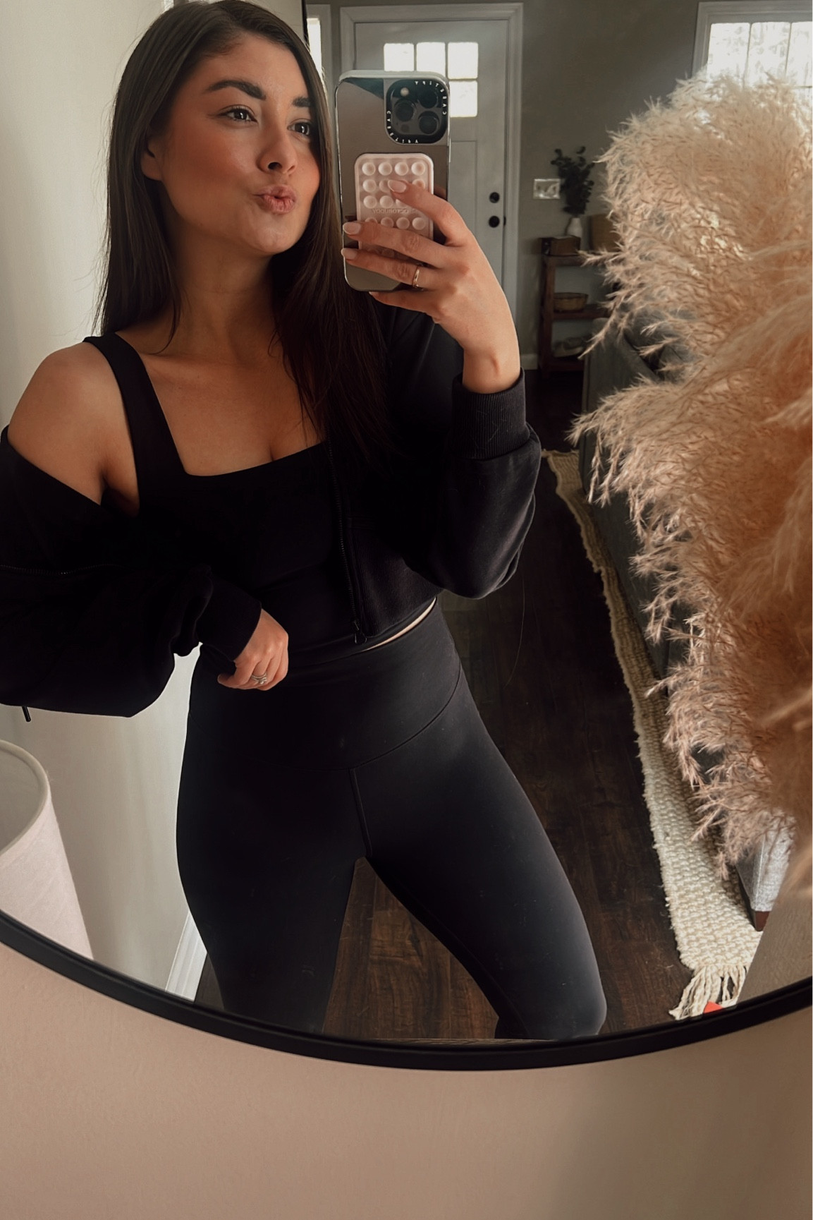 Todays ootd—smalls in everything🖤


#LTKfitness #LTKstyletip