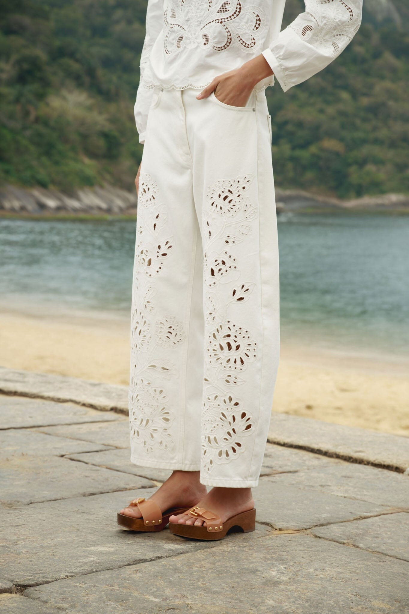 White Richelieu Twill Pants | FarmRio (US)