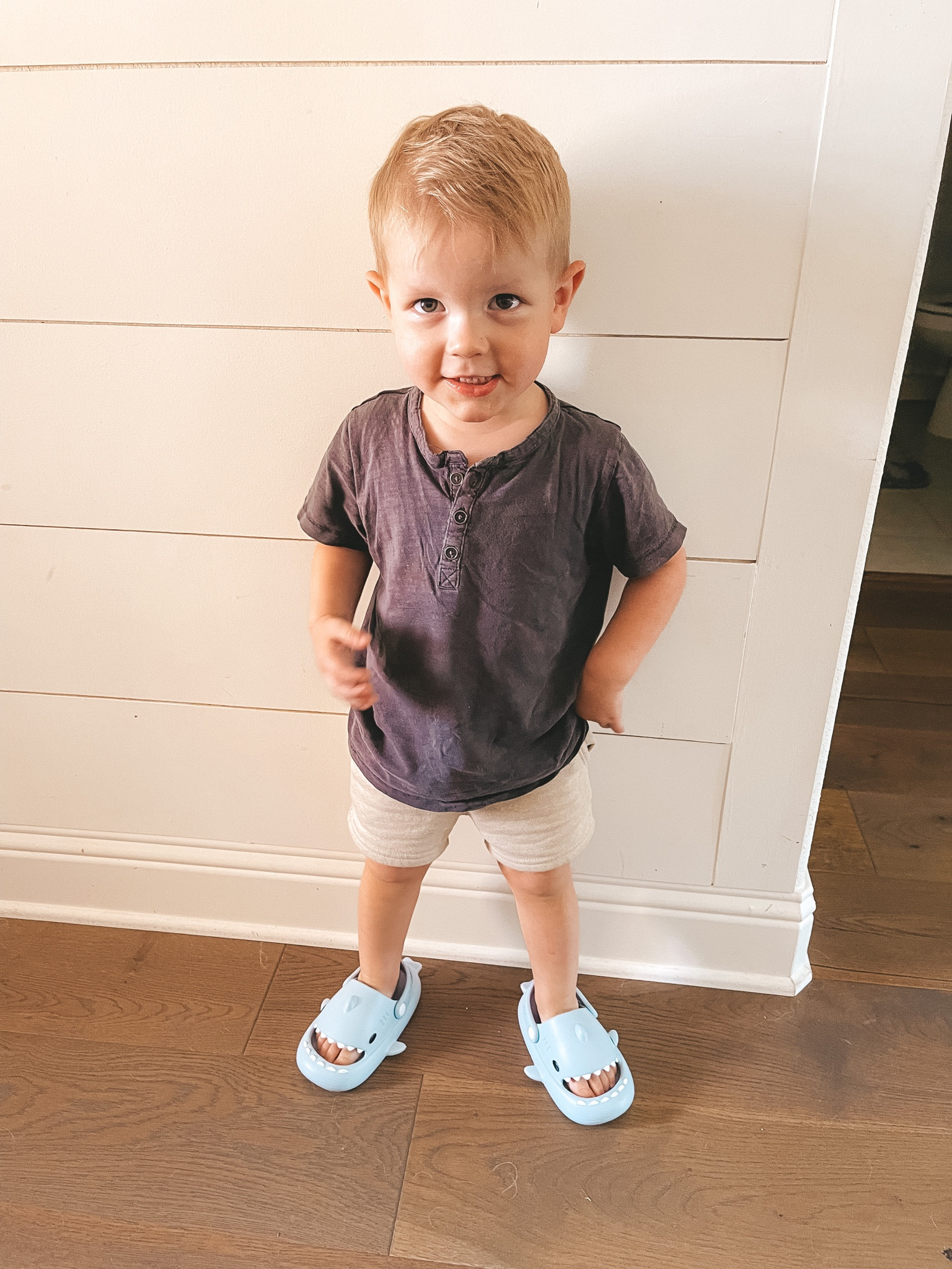 Baby shark 🦈 💦summer sandals 🤗🏖️☀️