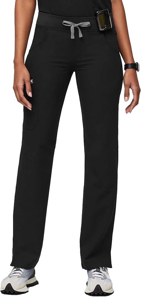 FIGS Kade Cargo Scrub Pants for Women — Classic Fit, Straight Leg, 4 Pockets, Yoga Waistband, A... | Amazon (US)