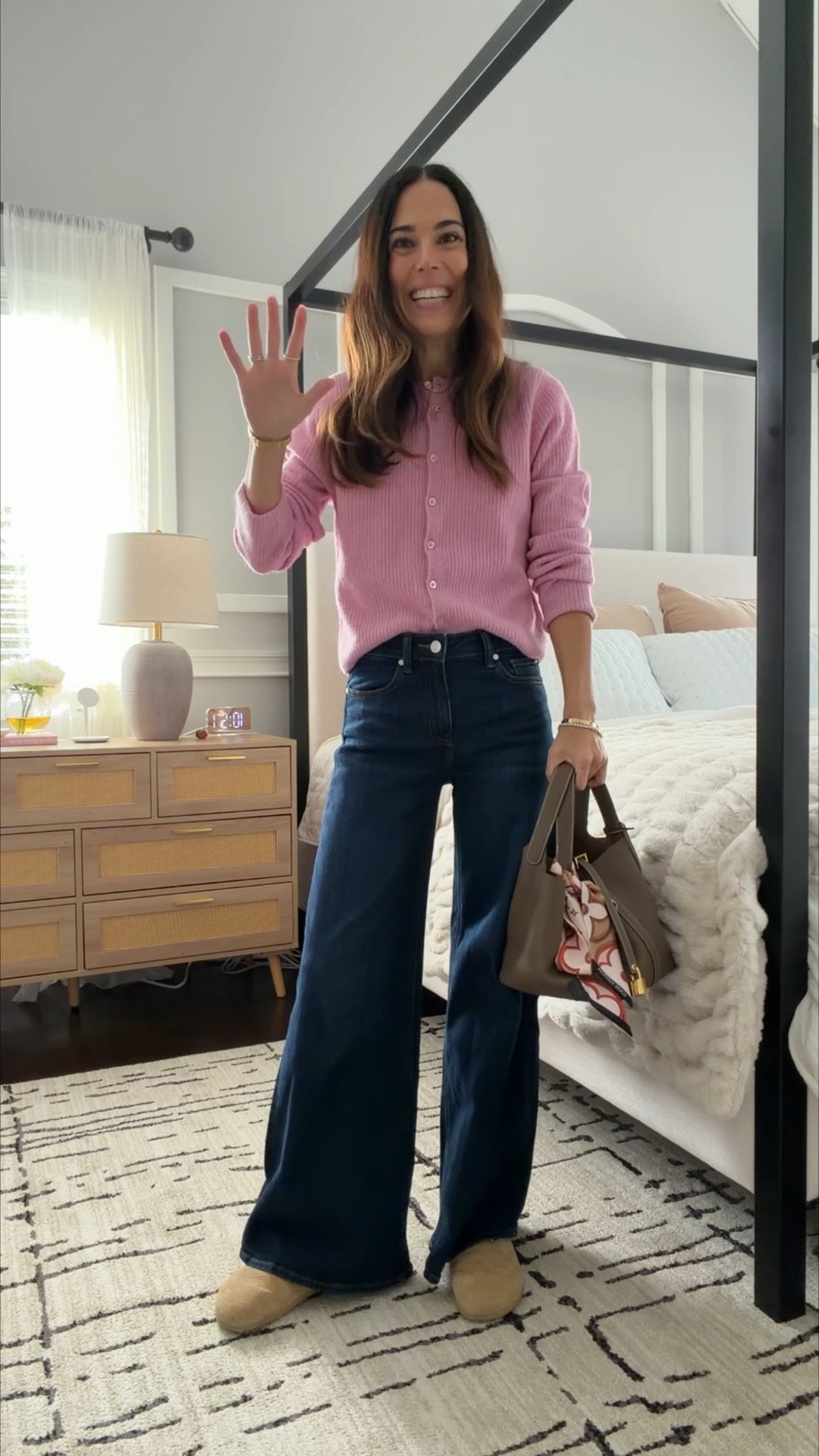 Finally got my hands on the palazzo jeans and I’m obsessed 😍 the fit is 10/10. Wearing size 25 

#LTKgrwm #LTKmomlife #LTKOver40