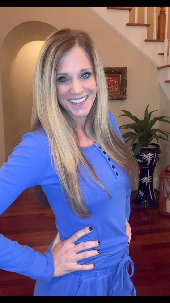 Two piece lounge set 

#LTKFallSale #LTKActive #LTKTravel